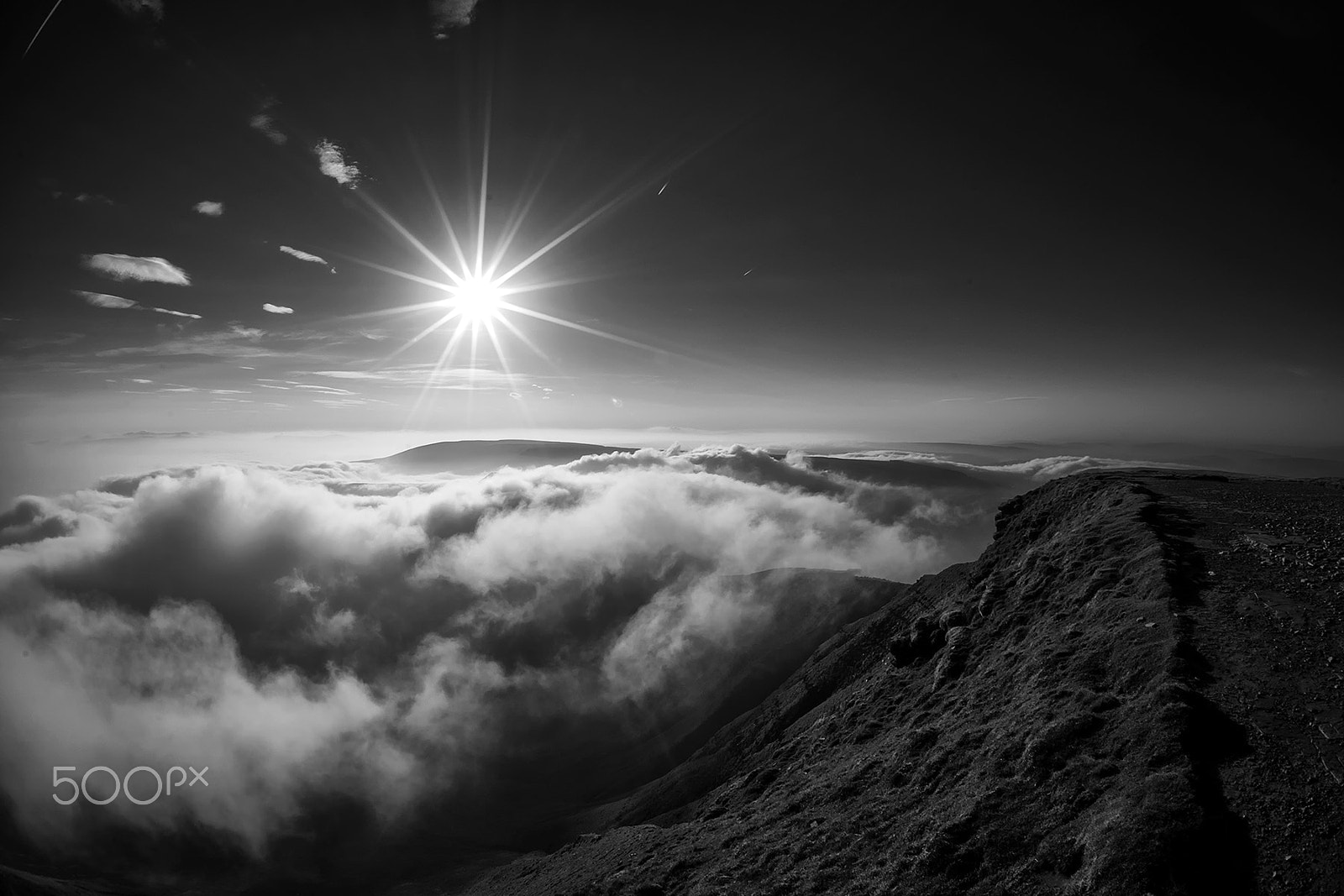Nikon AF DX Fisheye-Nikkor 10.5mm F2.8G ED sample photo. Sunrise on pen y fan photography