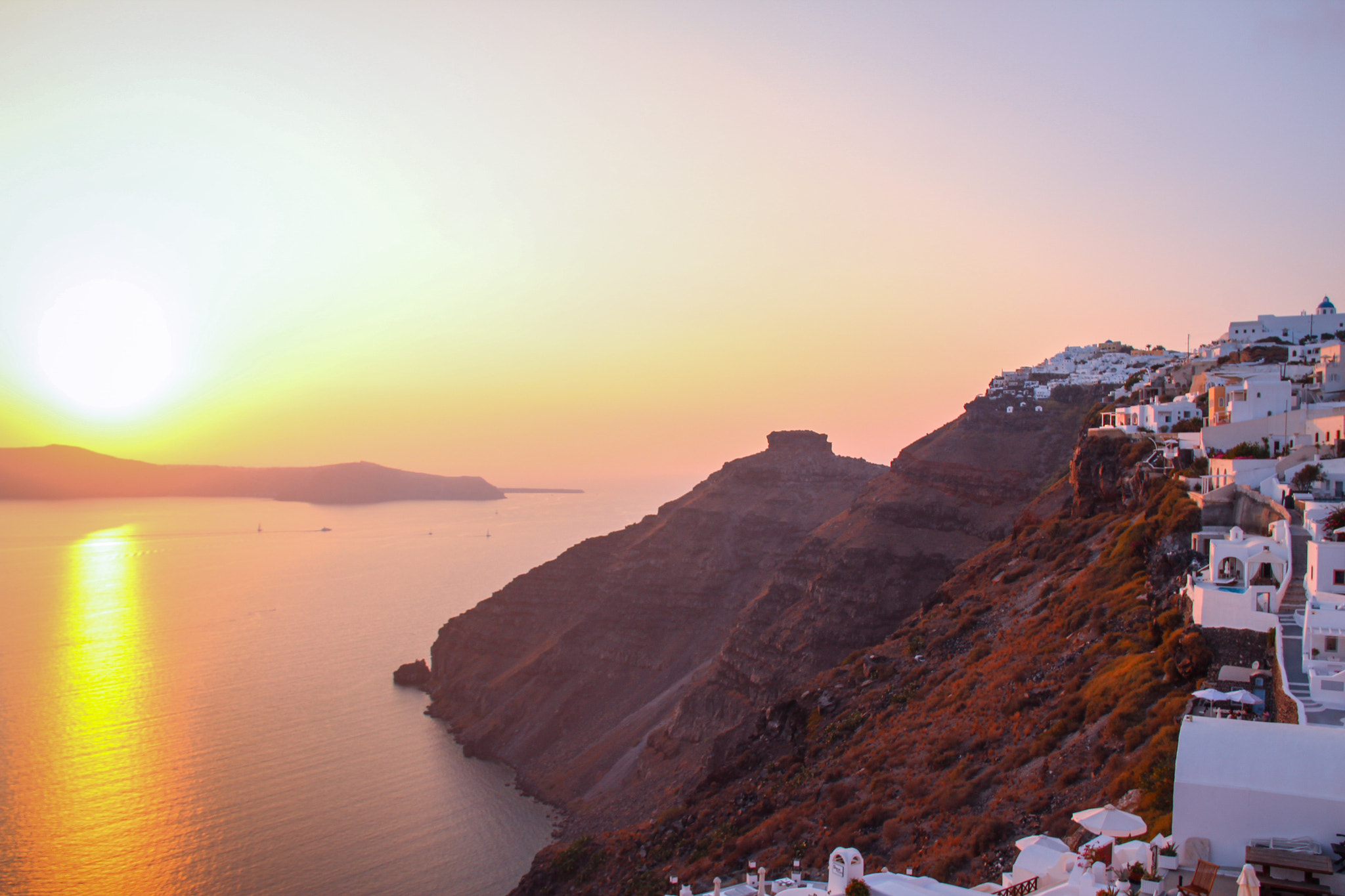 Canon EOS 600D (Rebel EOS T3i / EOS Kiss X5) + Canon EF-S 18-200mm F3.5-5.6 IS sample photo. Sunset in firostefani, santorini, overlooking the caldeira photography
