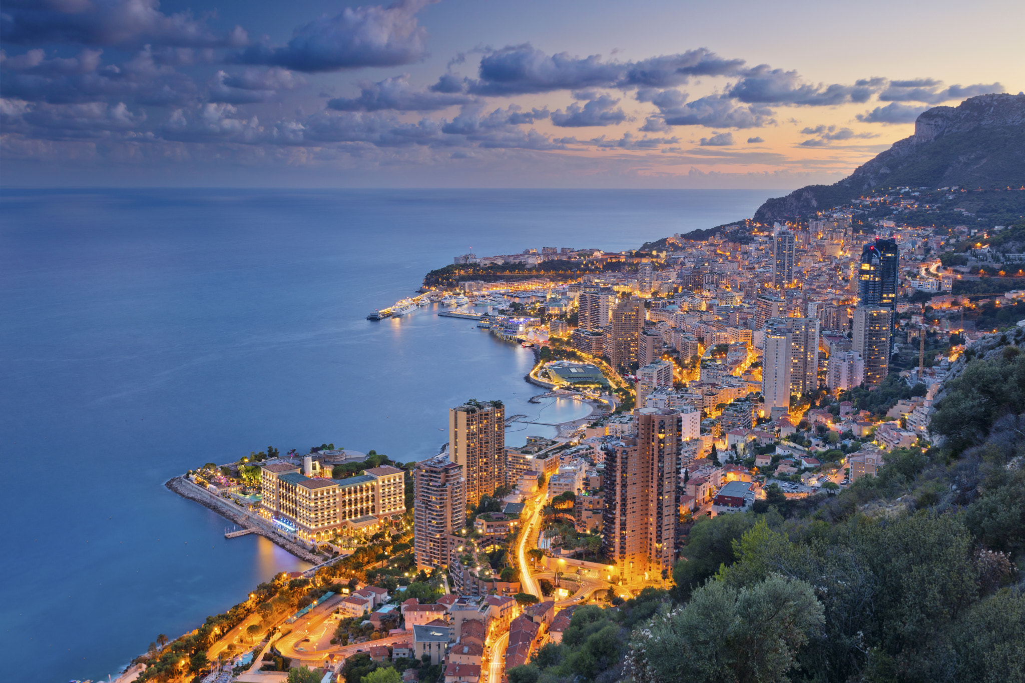 Canon EOS 5DS R + Canon EF 17-40mm F4L USM sample photo. Monte carlo. photography