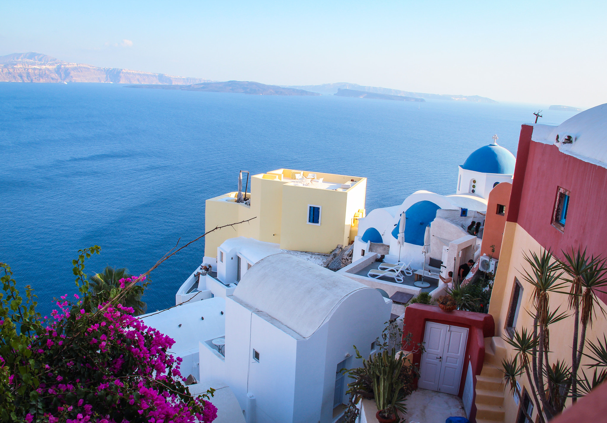 Canon EF-S 18-200mm F3.5-5.6 IS sample photo. Colours of oia photography