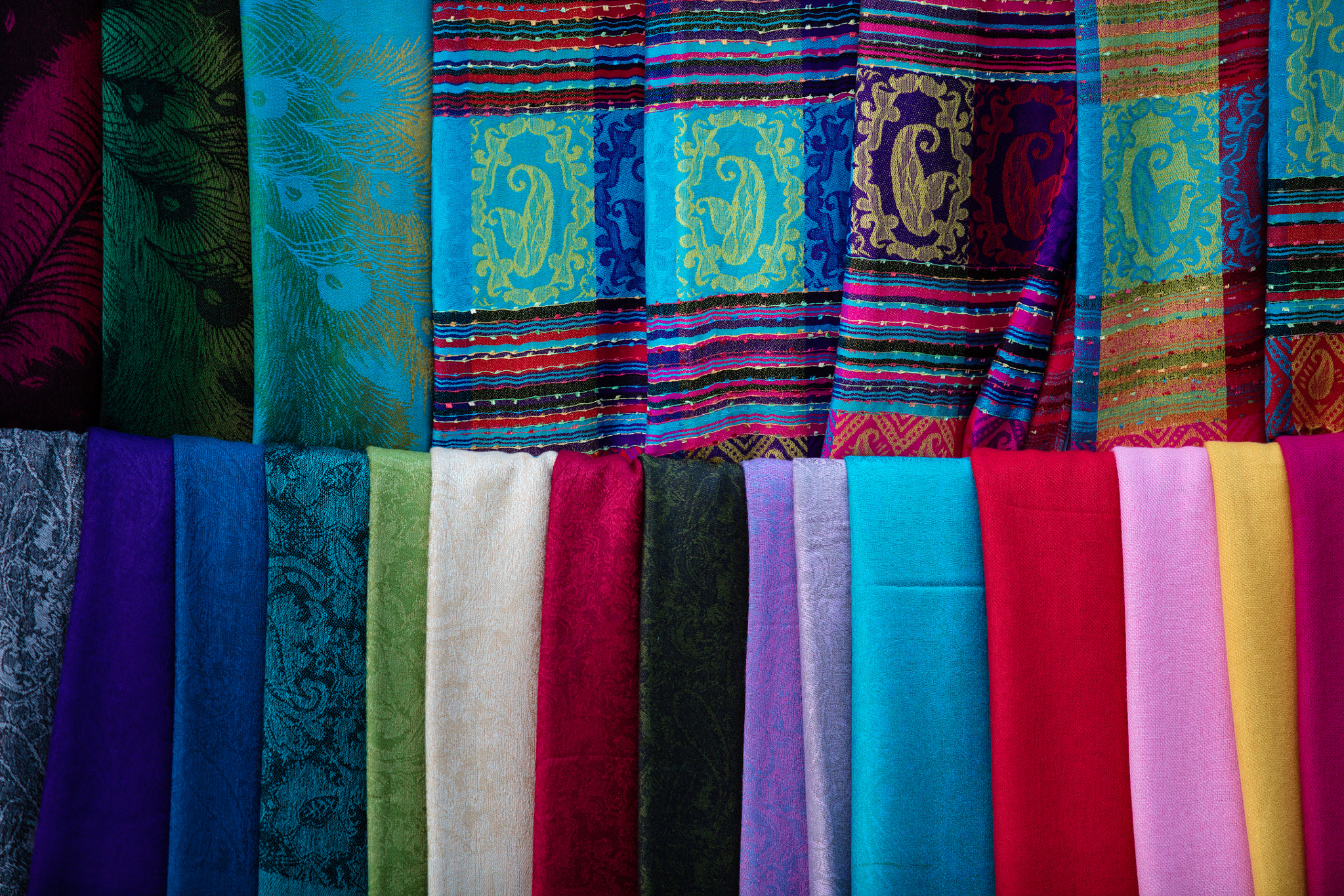 Canon EF 70-200mm F2.8L USM sample photo. Scarves photography
