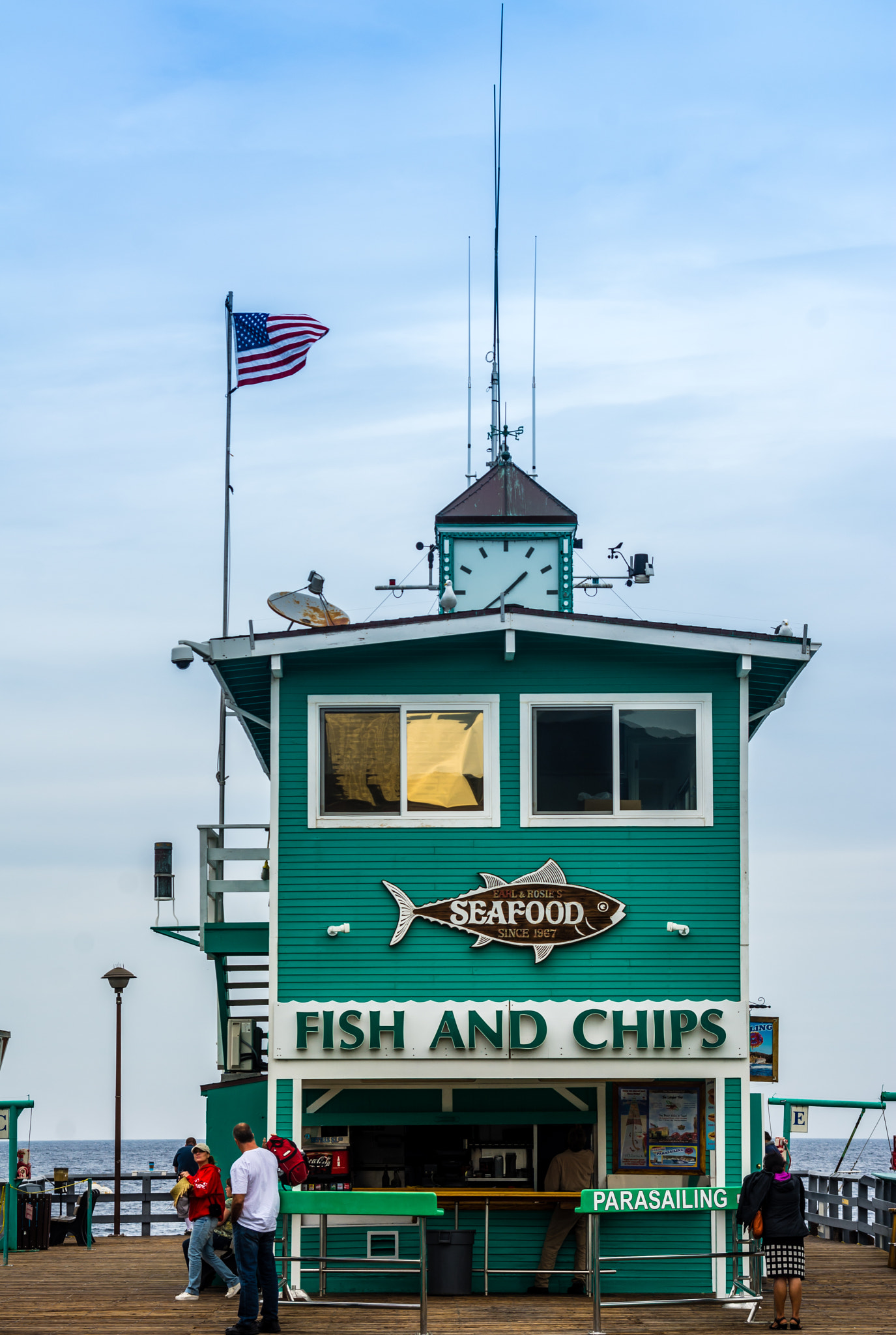 Nikon D7100 + Sigma 28-200mm F3.5-5.6 Compact Aspherical Hyperzoom Macro sample photo. Catalina island fish and chips photography