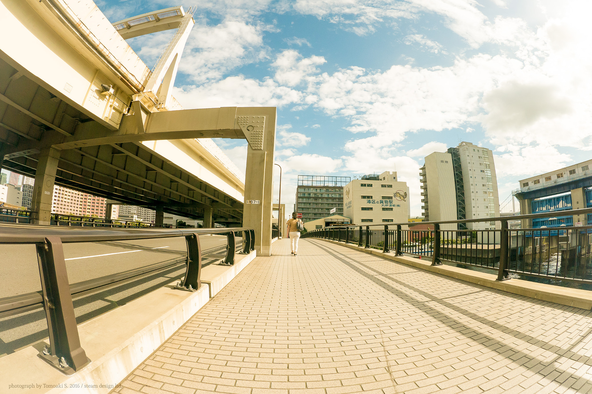 Panasonic Lumix DMC-GF7 + LUMIX G FISHEYE 8/F3.5 sample photo. Bridge over the canal photography