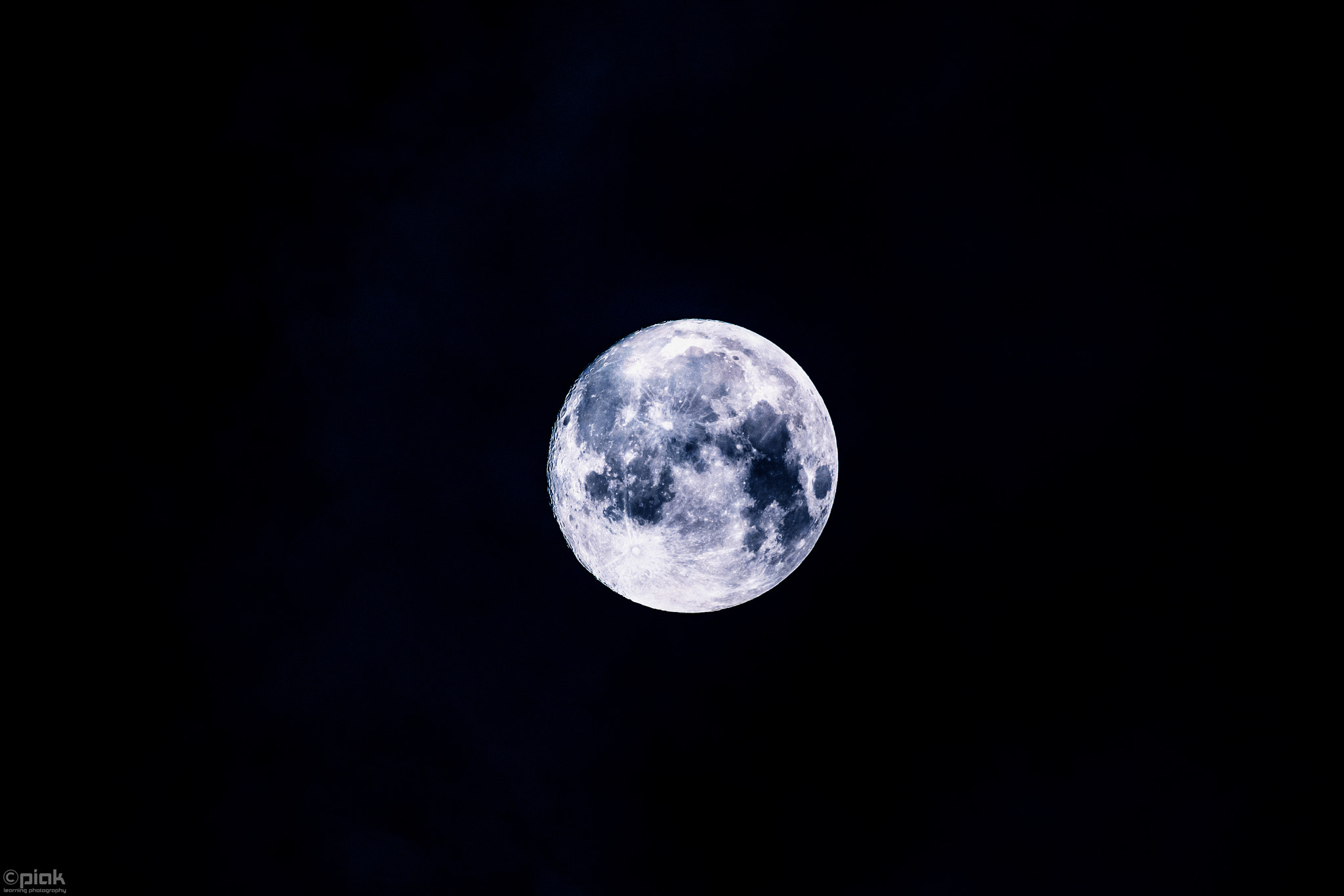 Canon EOS-1D X Mark II + Sigma 150-600mm F5-6.3 DG OS HSM | S sample photo. Oops, it's planet moon photography