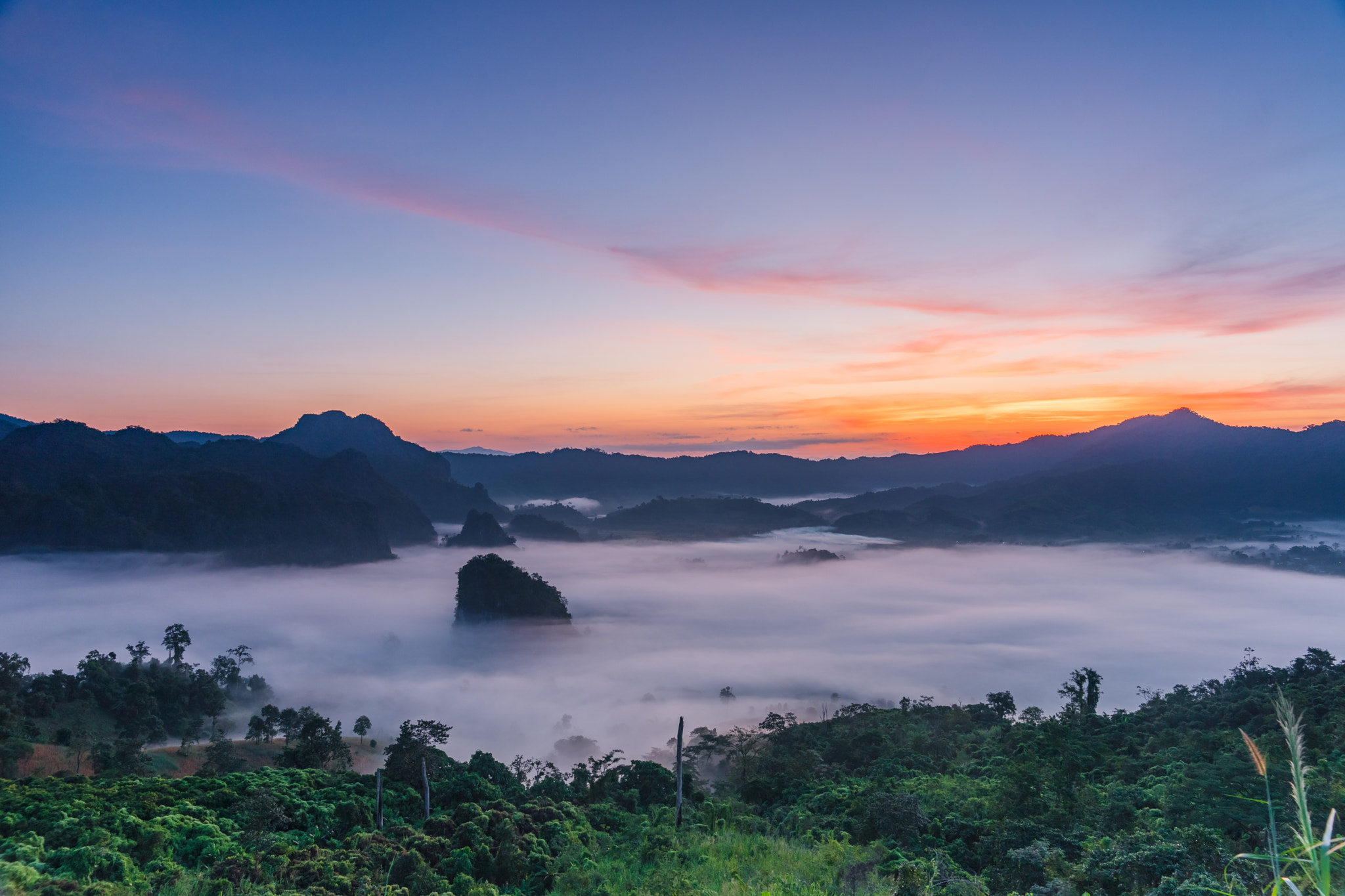 Sony a7 sample photo. Mountains under mist in the morning, phu lang ka, phayao, thaila photography