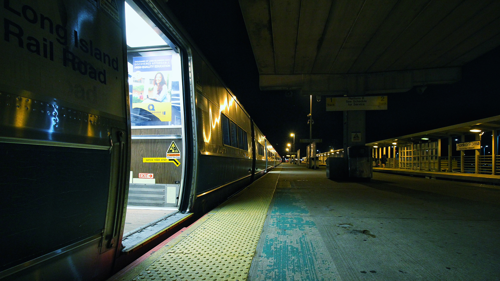 Canon EOS 700D (EOS Rebel T5i / EOS Kiss X7i) sample photo. Train station photography