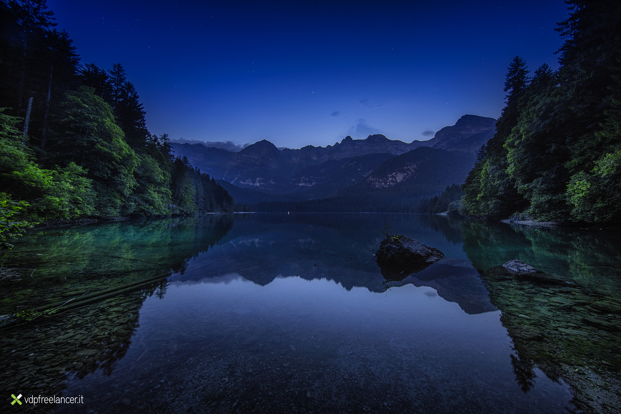 Canon EOS 5DS + Canon EF 11-24mm F4L USM sample photo. Blue hour in dolomites photography