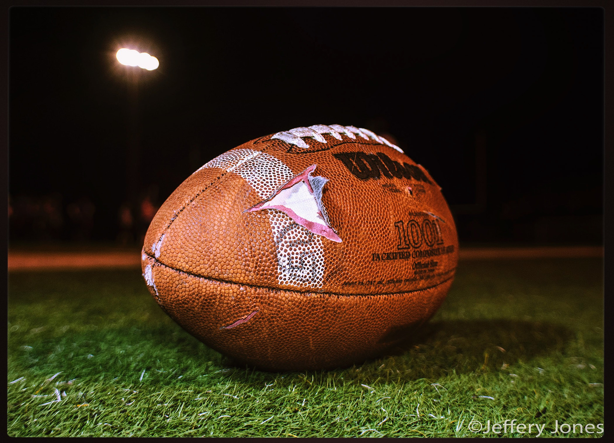 Nikon D7100 + AF Nikkor 20mm f/2.8 sample photo. Night time on the sidelines of the powderpuff foot ... photography