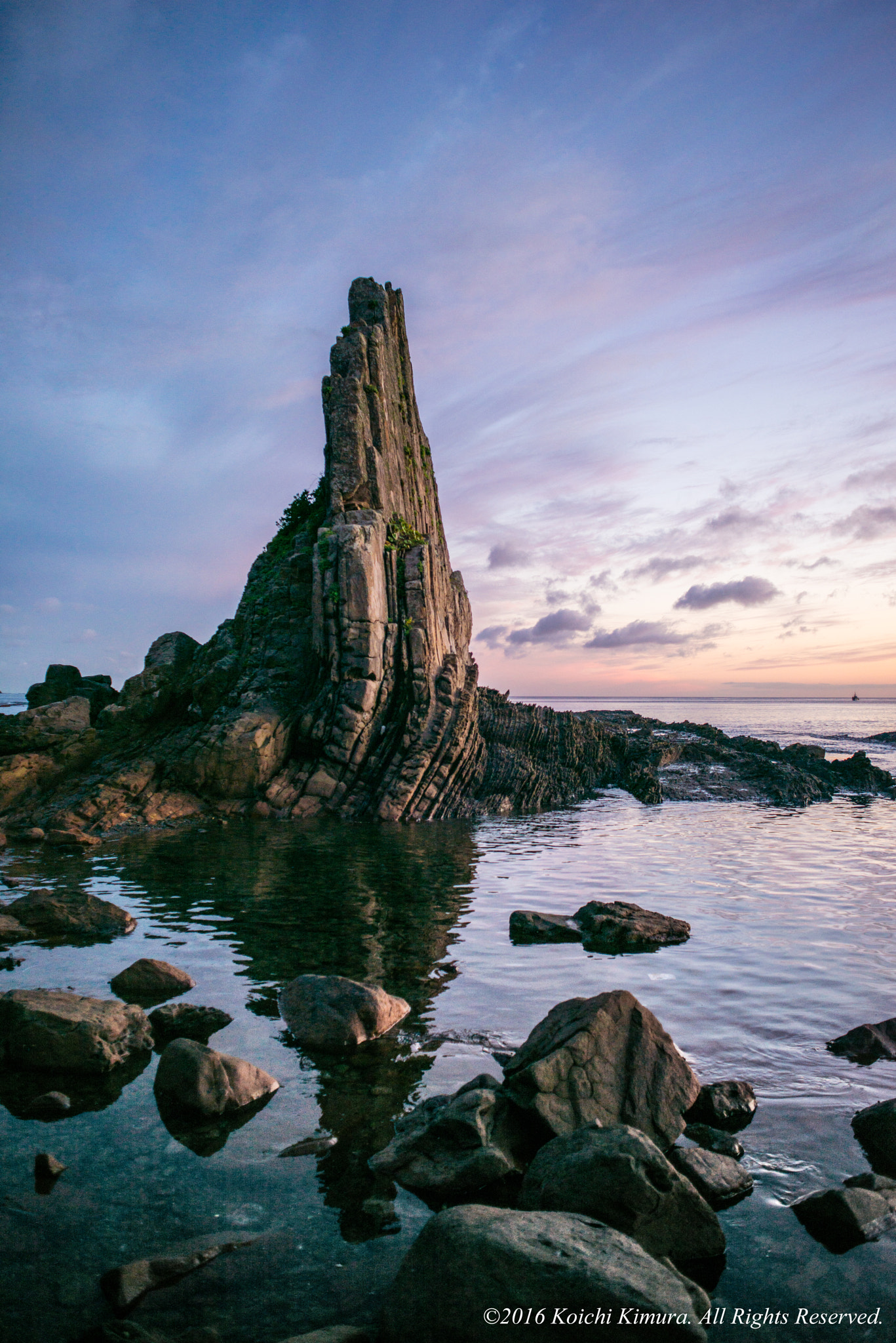 AF Nikkor 28mm f/2.8 sample photo. Strange rocks photography