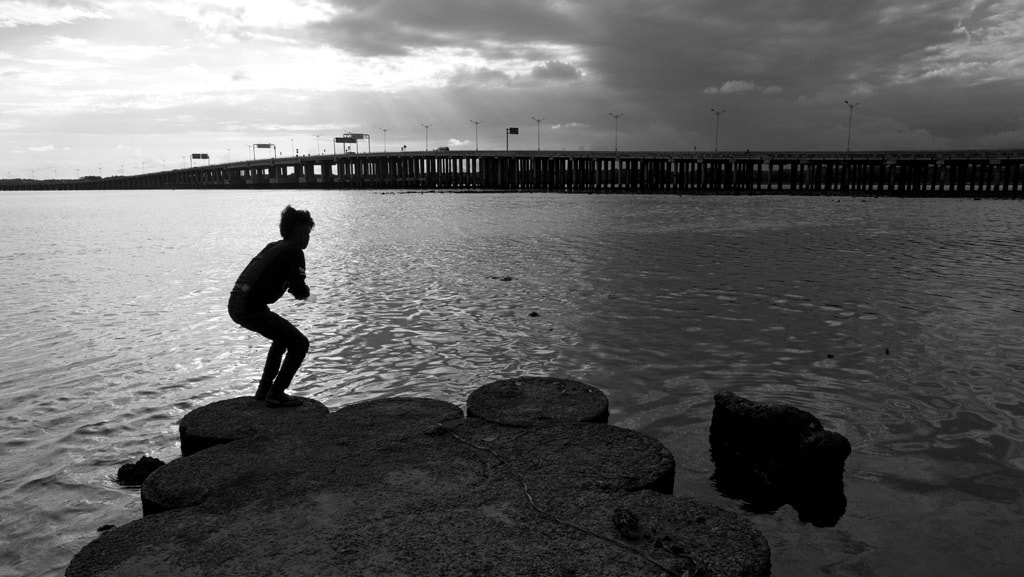 Leica M9 + Leica Elmarit-M 24mm F2.8 ASPH sample photo. Urban life @ bali mandara bridge photography