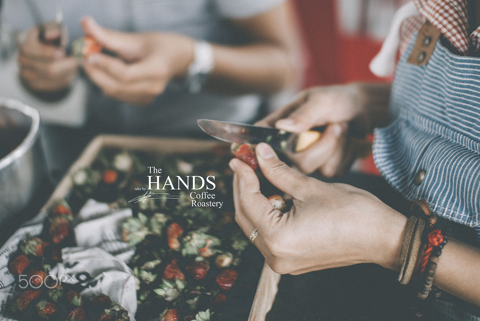 Nikon D80 + Sigma 30mm F1.4 EX DC HSM sample photo. The hands coffee photography