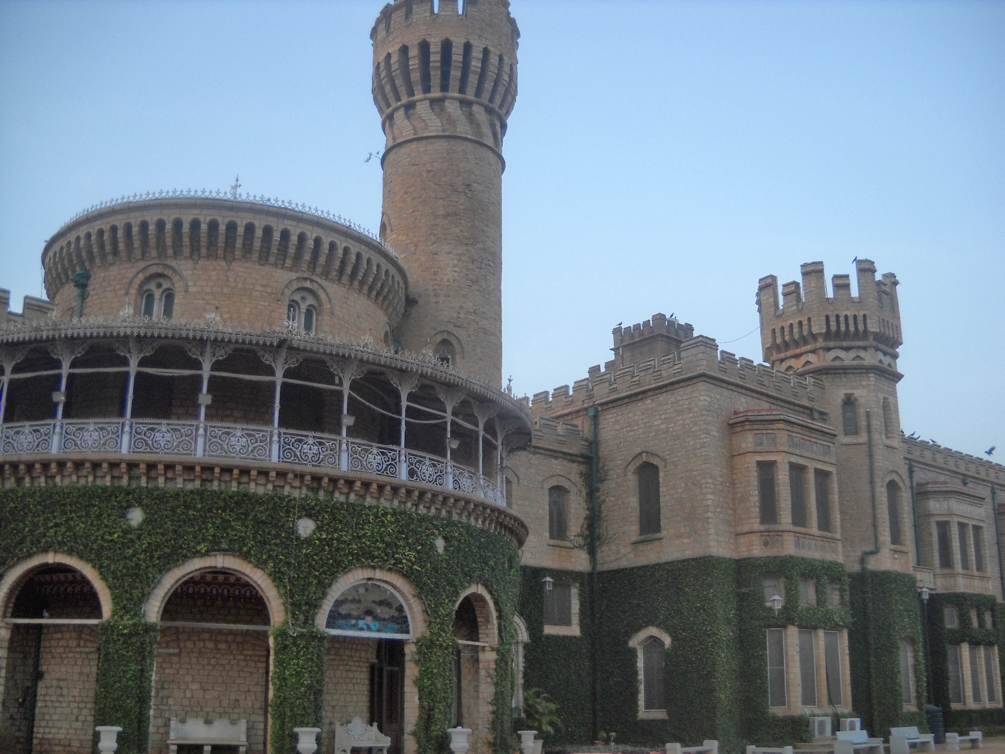 Nikon Coolpix L20 sample photo. Bangalore palace photography