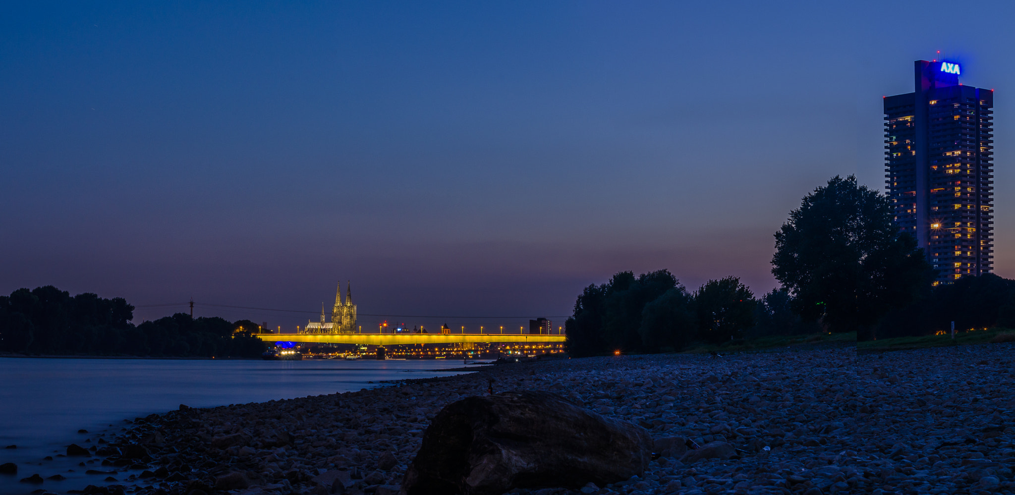 Nikon D7000 + AF Zoom-Nikkor 35-70mm f/2.8 sample photo. Dom und zoobrücke in köln - cologne photography