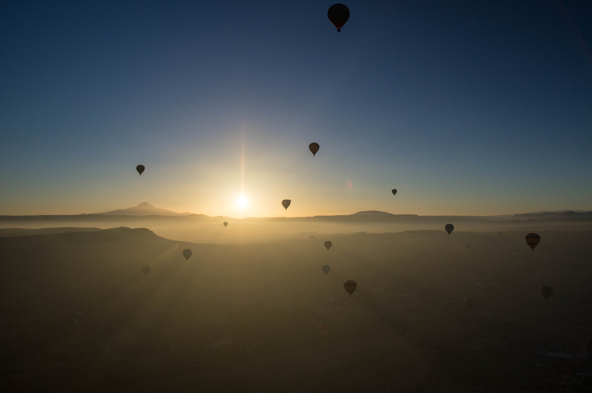 Sony SLT-A55 (SLT-A55V) sample photo. The sun-rise seen in the sky photography