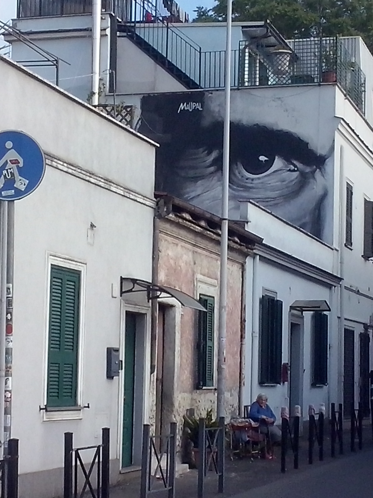 LG OPTIMUS L5 II sample photo. Lo sguardo del tempo photography