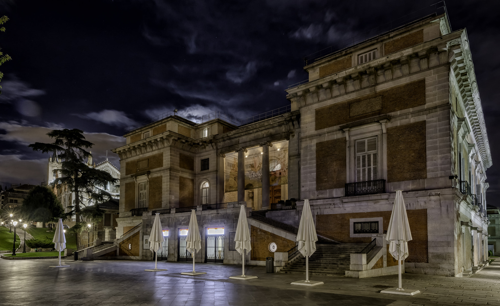 Nikon AF-S Nikkor 14-24mm F2.8G ED sample photo. El prado nocturno photography