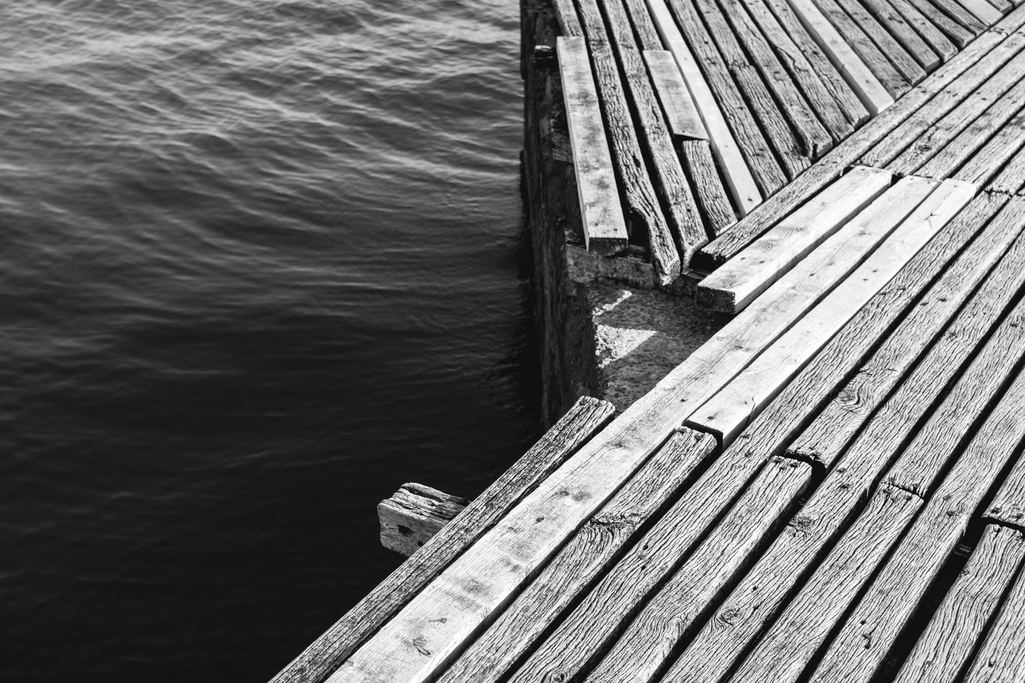 Sony ILCA-77M2 + 17-50mm F2.8 sample photo. окно в море photography