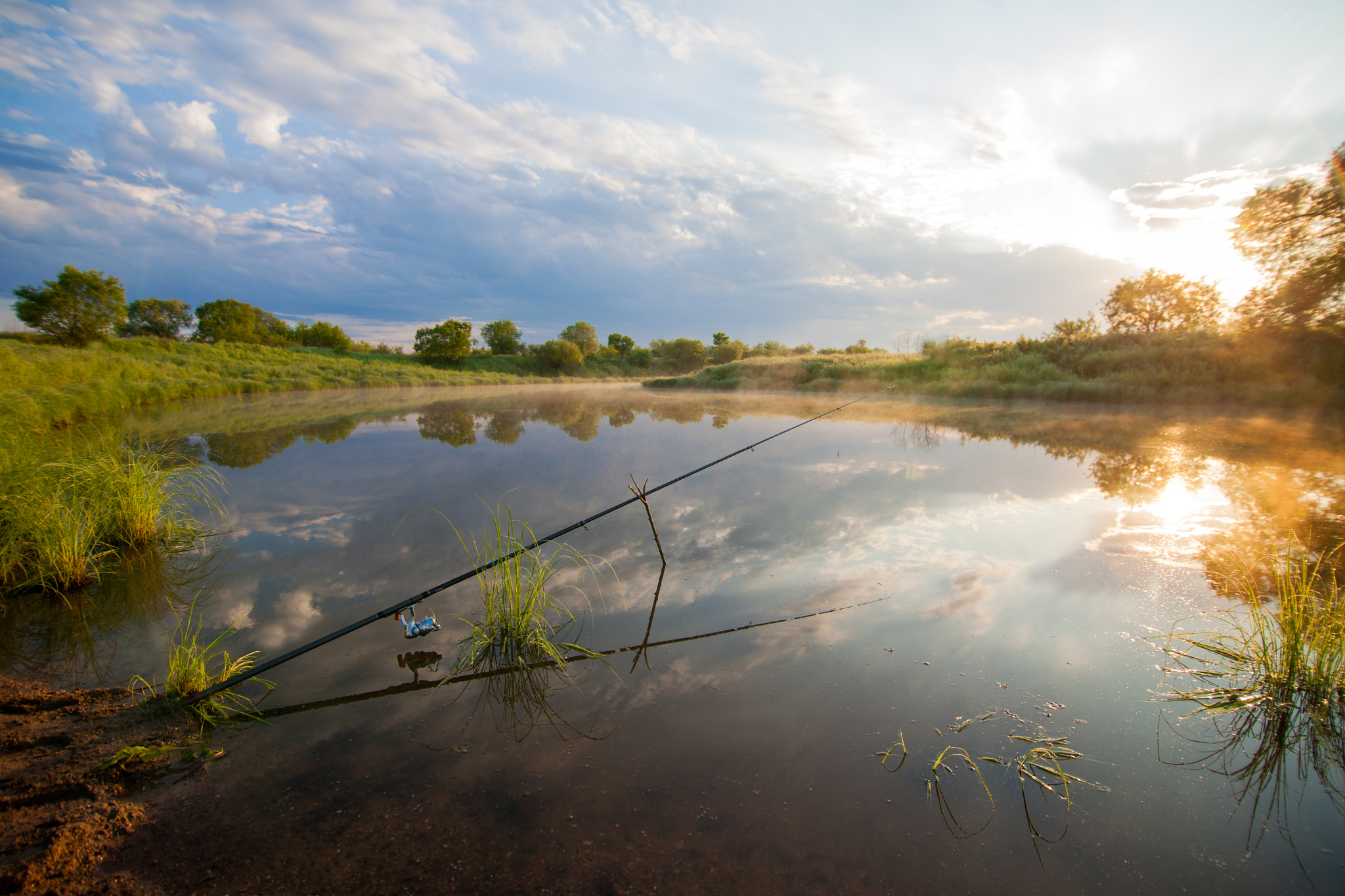 Canon EOS 5D Mark II + Tokina AT-X Pro 11-16mm F2.8 DX sample photo. Fishing tackle in a pond photography