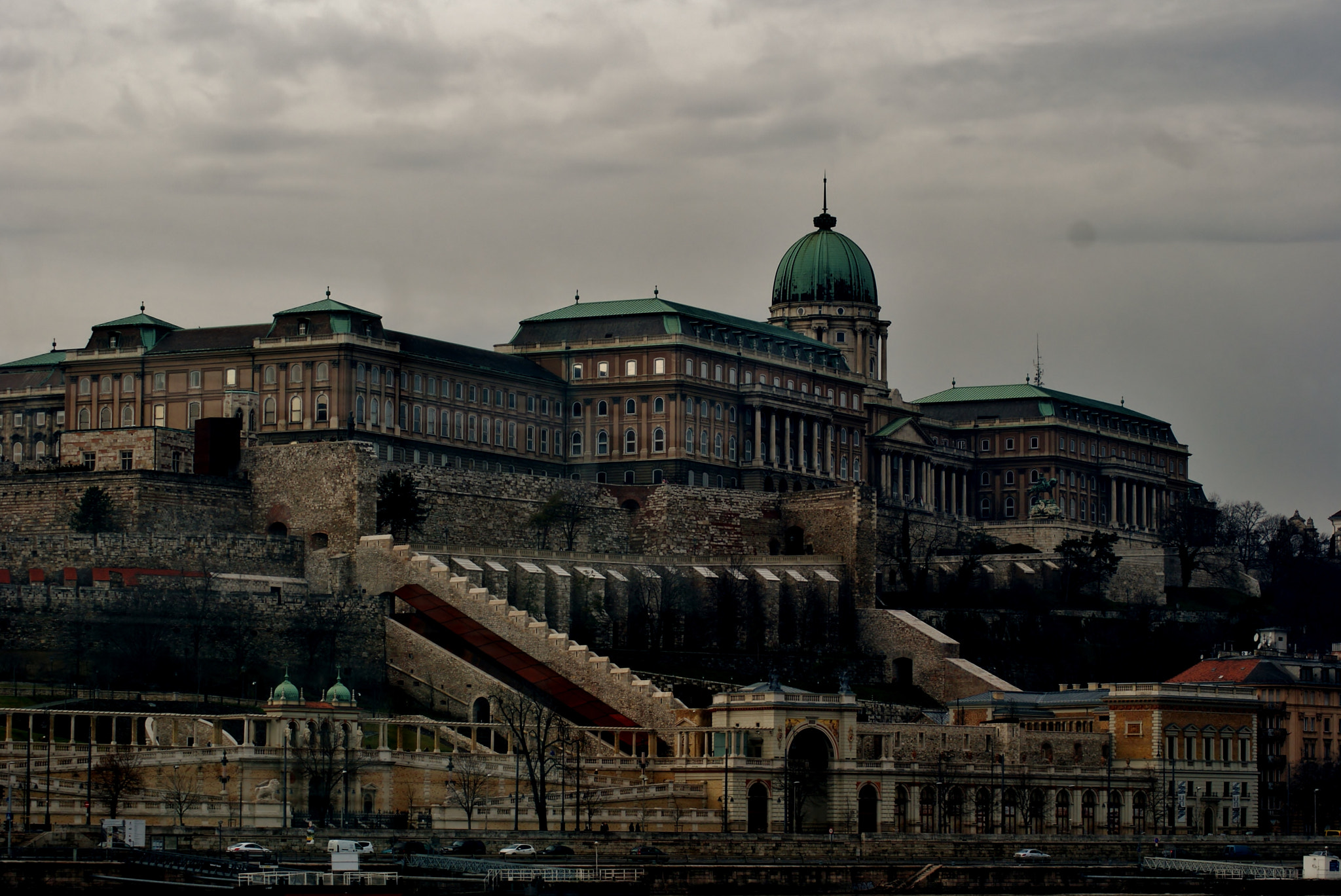 Sony Alpha DSLR-A200 + Tamron Lens (255) sample photo. Buda photography