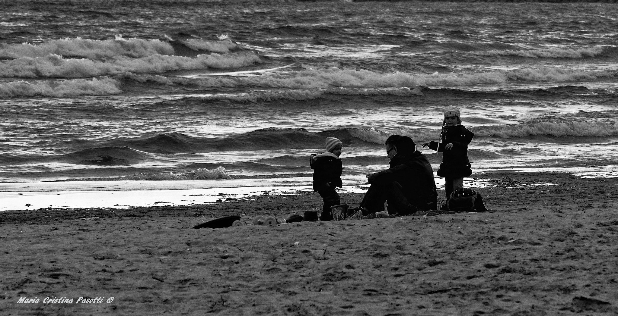 Canon EF 70-300mm F4-5.6 IS USM sample photo. On the beach photography