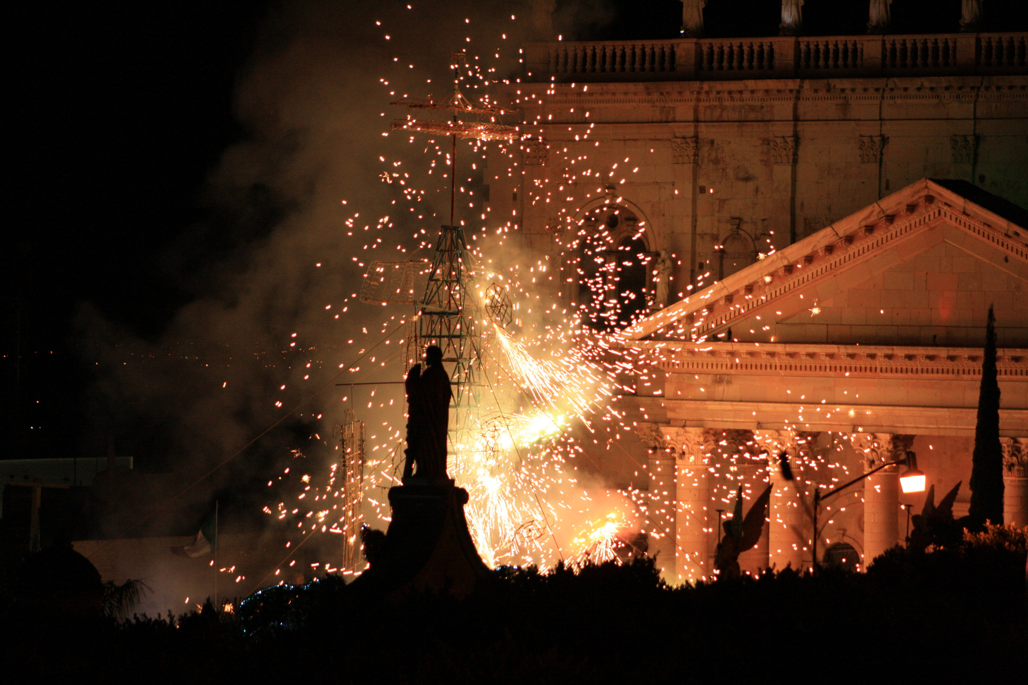 Canon EOS 1000D (EOS Digital Rebel XS / EOS Kiss F) sample photo. Fireworks series photography