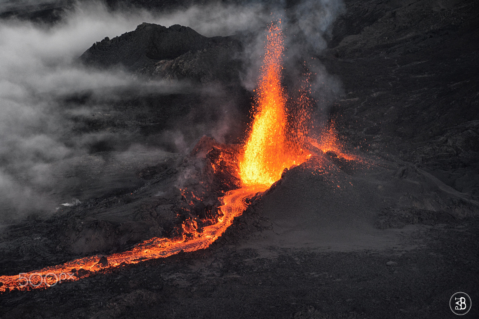 Nikon D7100 + AF Nikkor 20mm f/2.8 sample photo. Volcanic eruption piton de la fournaise 3-09/2016 photography
