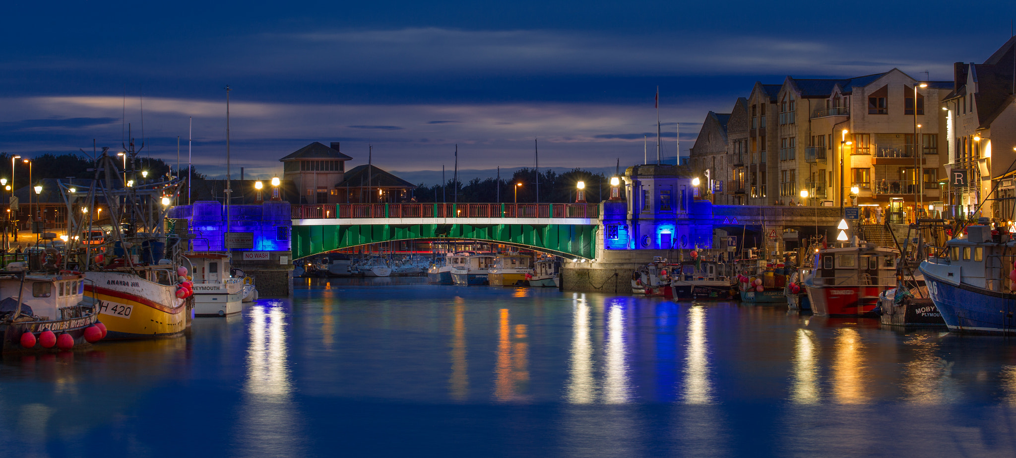 Canon EF 100mm F2.8L Macro IS USM sample photo. Weymouth town bridge photography