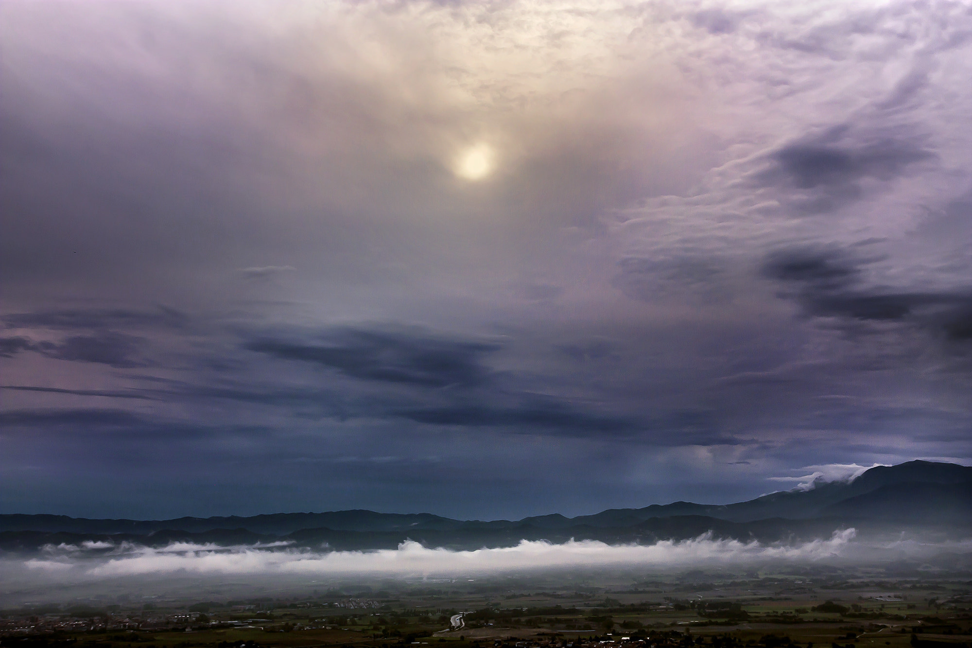 Tamron SP AF 17-50mm F2.8 XR Di II LD Aspherical (IF) sample photo. Fog over valley photography