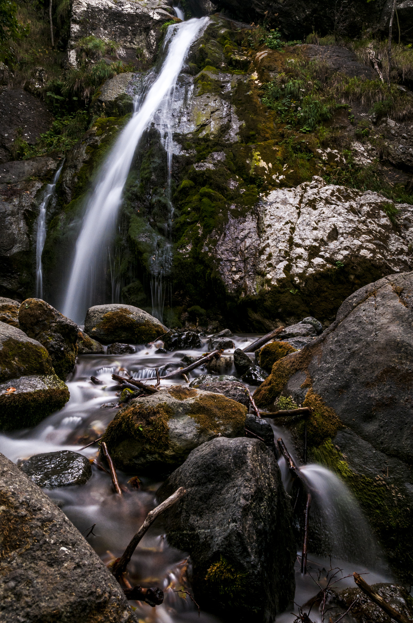 Nikon D300 sample photo. Cascata della ravezza photography