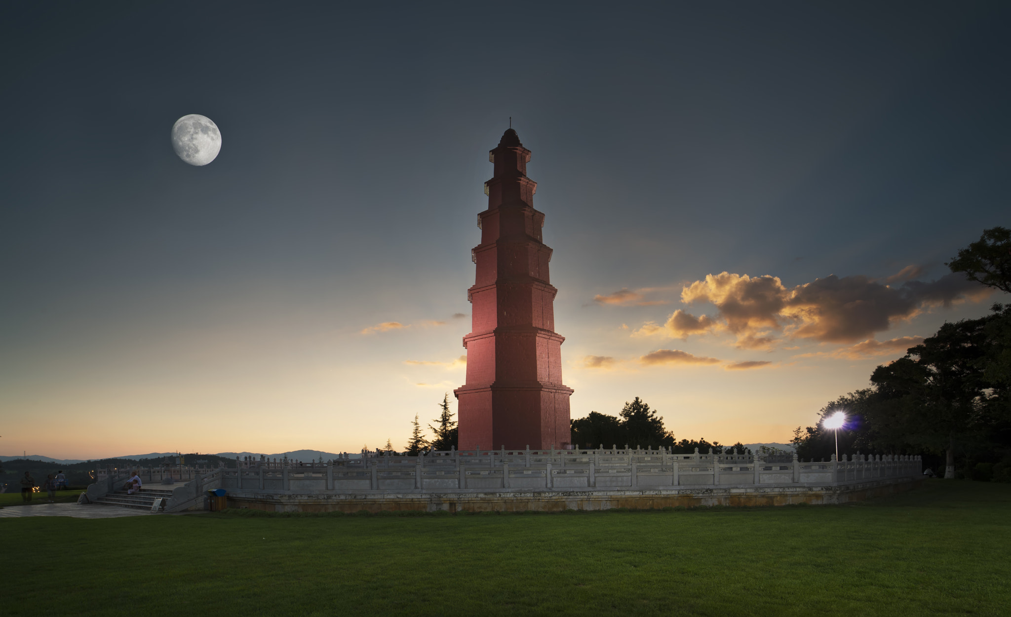 Nikon D800E sample photo. Hongta reflected the moon photography