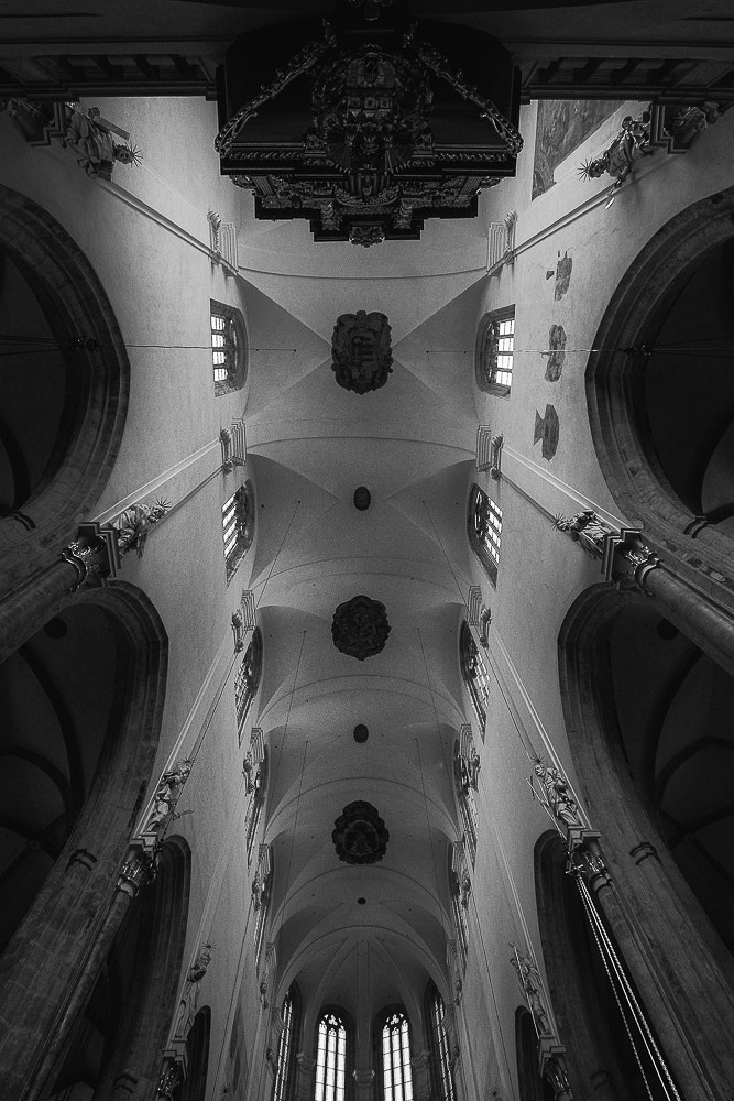 Sigma 70-200mm F2.8 EX DG Macro HSM II sample photo. Ceiling photography