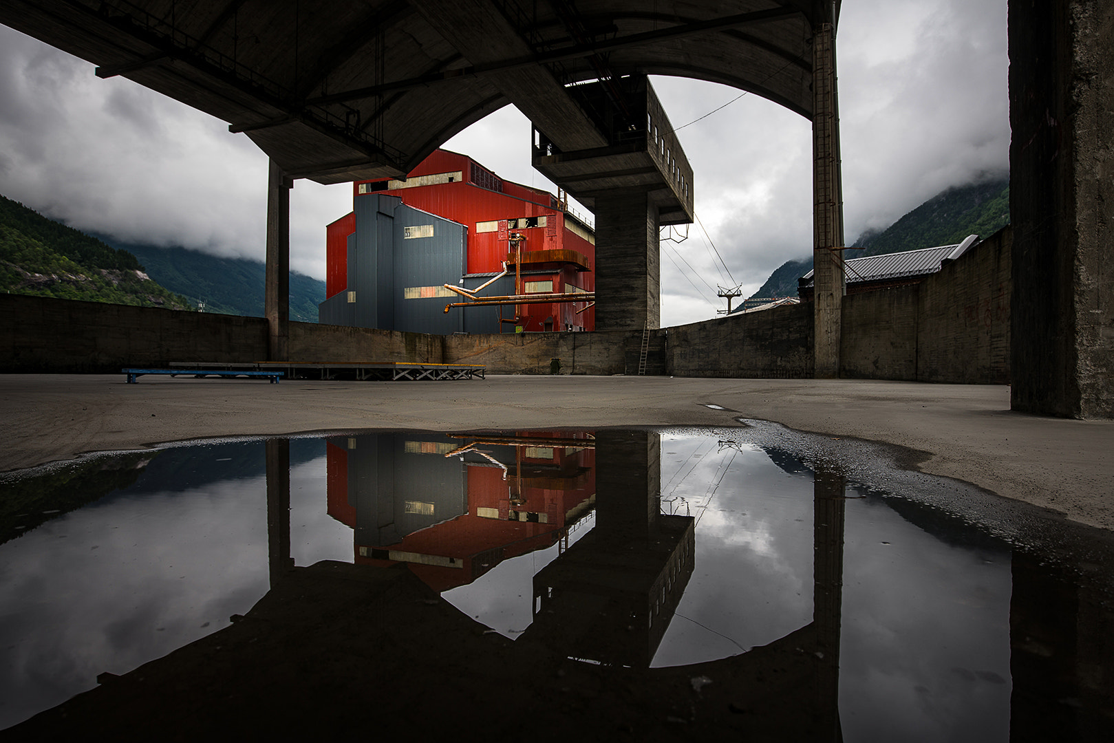 Sony a7R II + Canon EF 16-35mm F4L IS USM sample photo. Abandoned factory photography