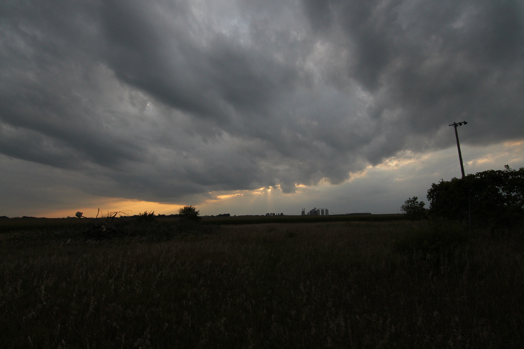 Canon EOS 700D (EOS Rebel T5i / EOS Kiss X7i) sample photo. Storm on the horizon  photography