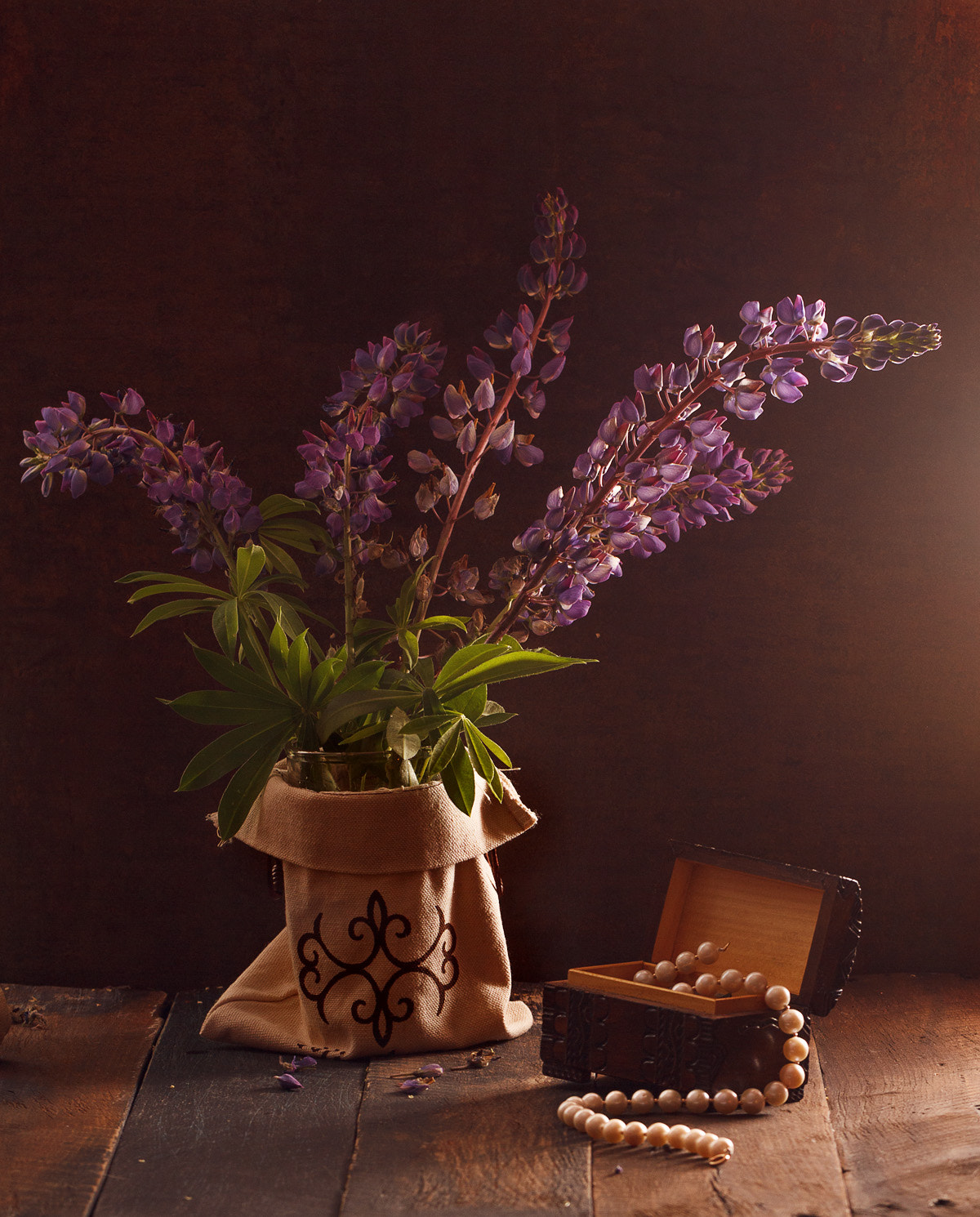 Canon EOS 60D + Canon EF 100mm F2.8L Macro IS USM sample photo. Lupines photography