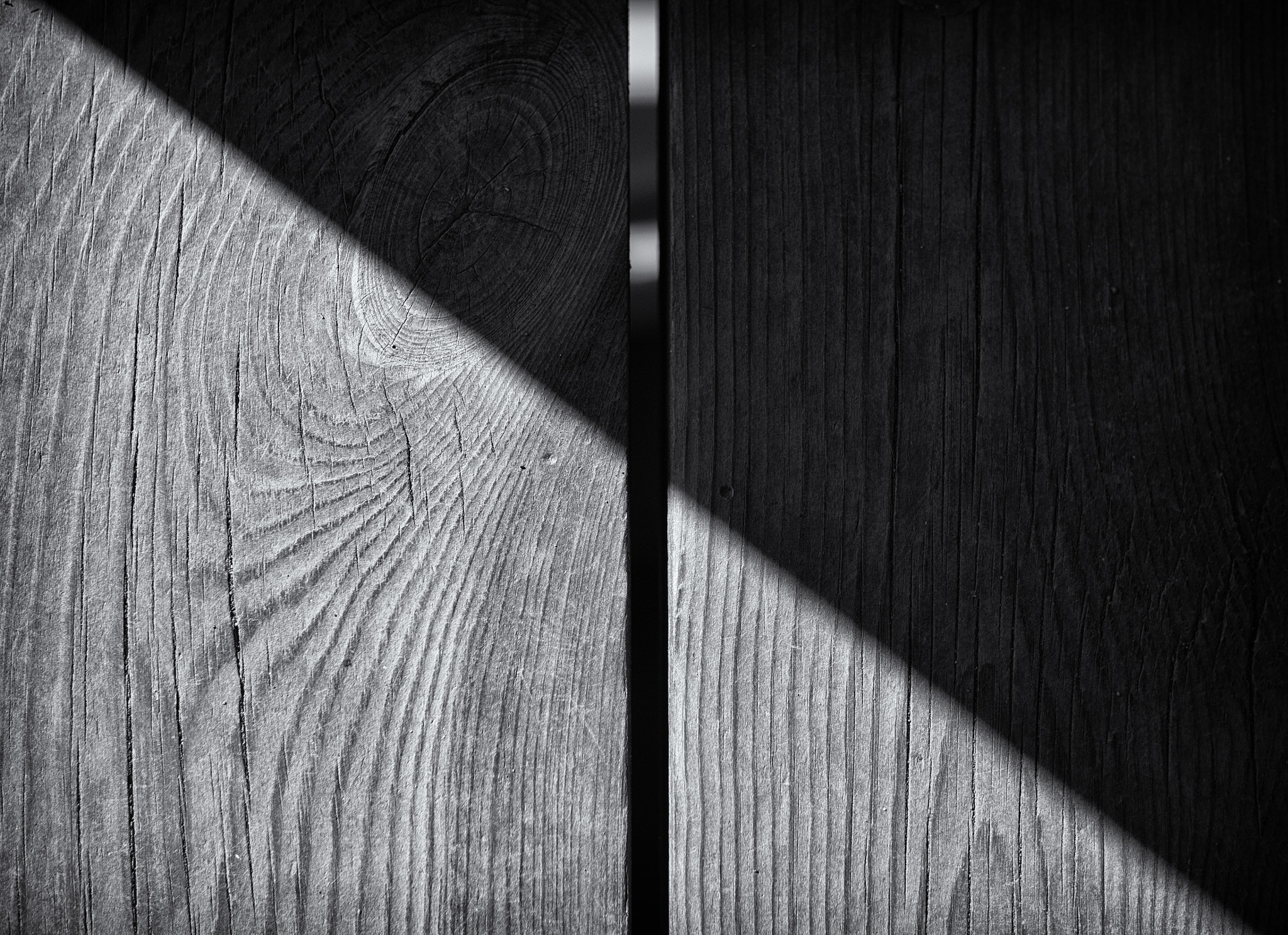 .7x Metabones 18-35/1.8 sample photo. Shades of wood photography