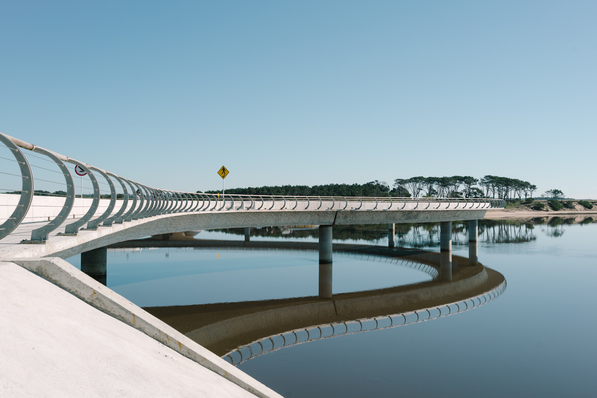 E 35mm F2 sample photo. Uruguayan bridges photography