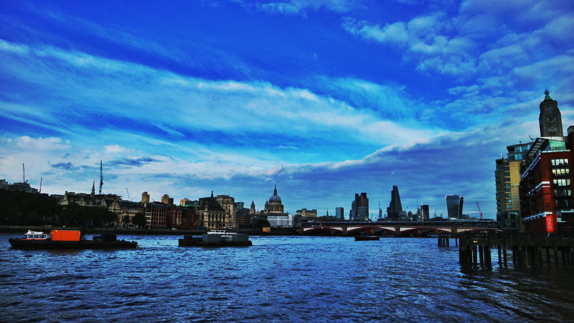 Canon EOS M3 + Canon EF-M 15-45mm F3.5-6.3 IS STM sample photo. London blues @southbank, london photography