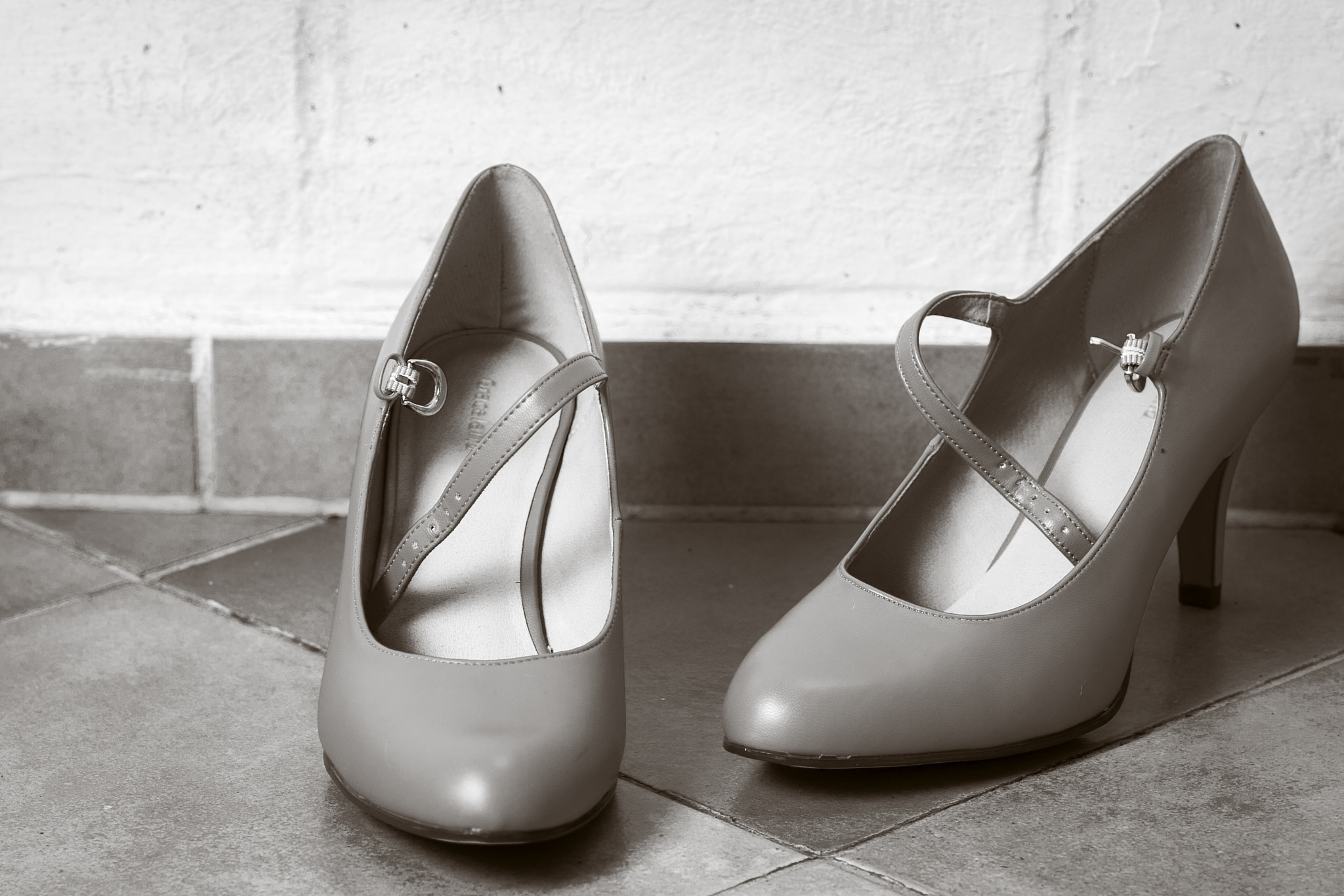 Canon EOS 40D + Canon EF 85mm F1.8 USM sample photo. ...just shoes... photography