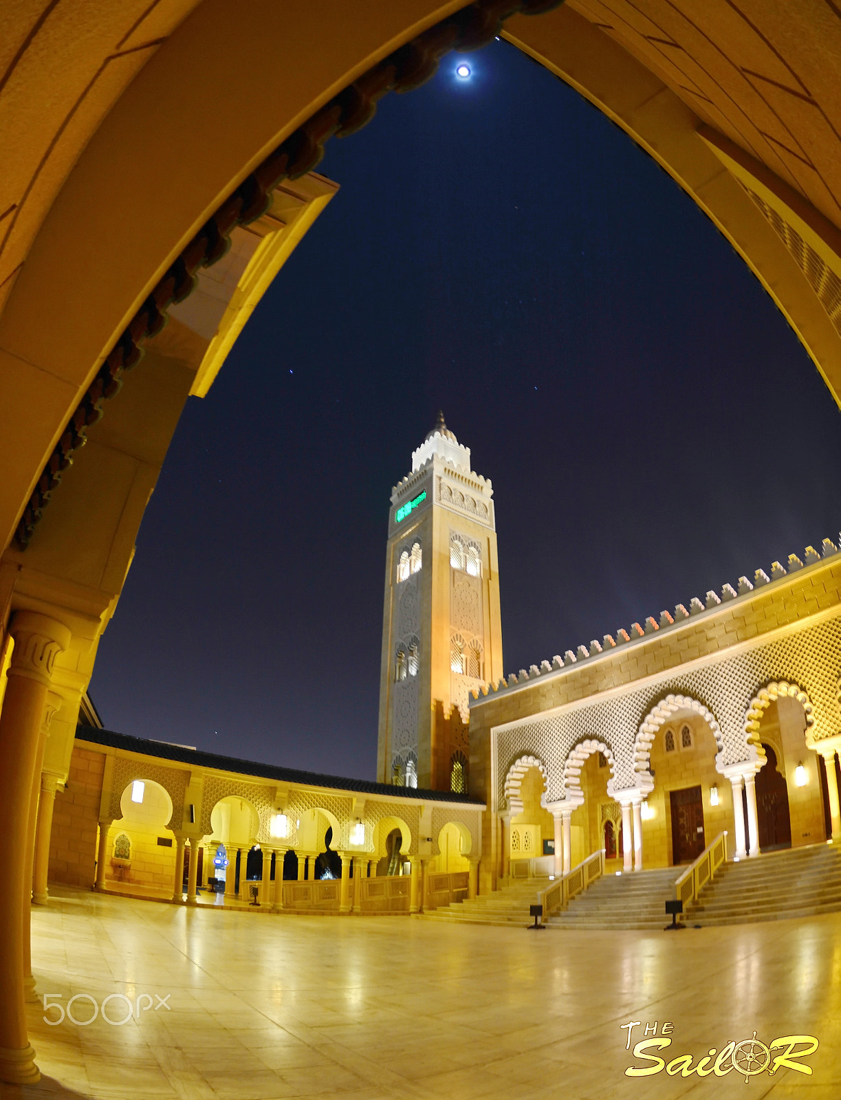 Nikon D7100 + Sigma 10mm F2.8 EX DC HSM Diagonal Fisheye sample photo. Bin hmoda masjid photography