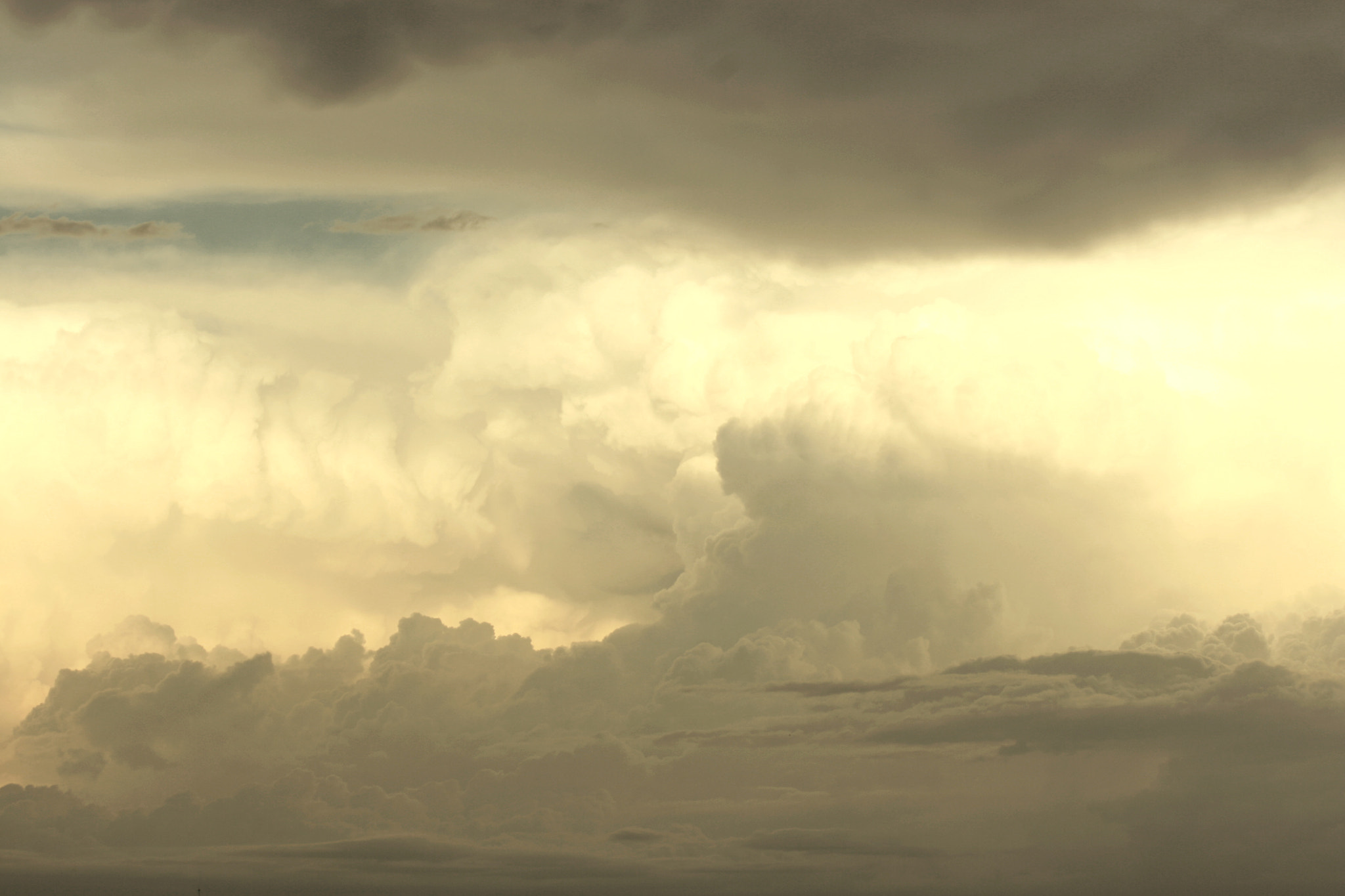 Canon EF 75-300mm F4.0-5.6 IS USM sample photo. Stormy weather photography