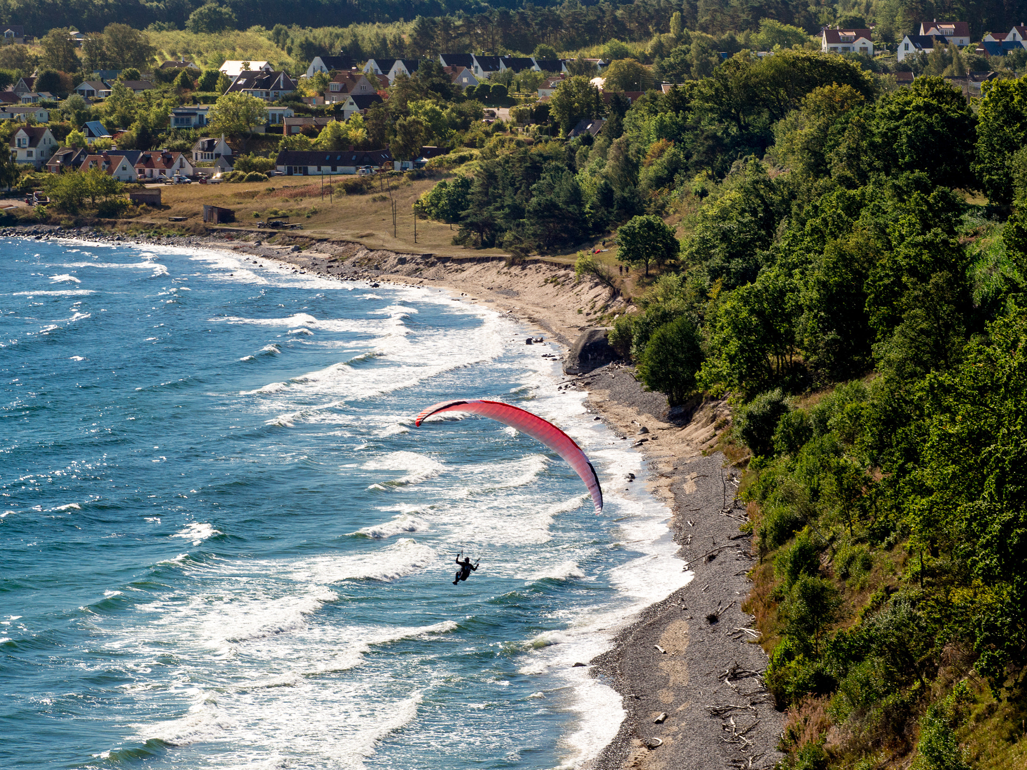 Olympus OM-D E-M5 + Olympus M.Zuiko Digital ED 75mm F1.8 sample photo. Paragliding in  vik - sweden photography