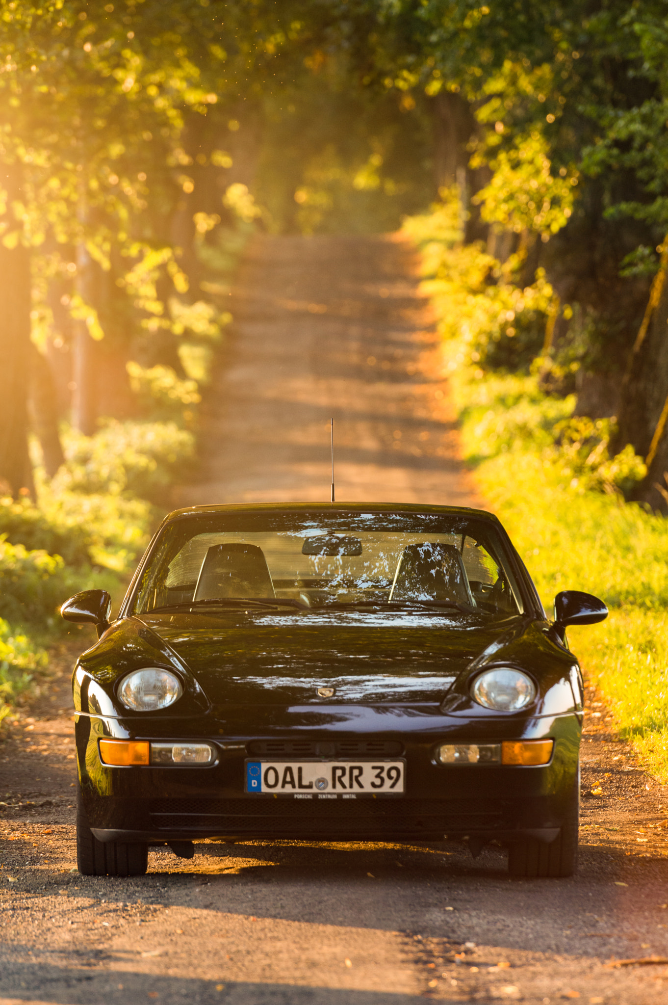 Nikon AF-S Nikkor 70-200mm F2.8G ED VR II sample photo. Car in alley photography