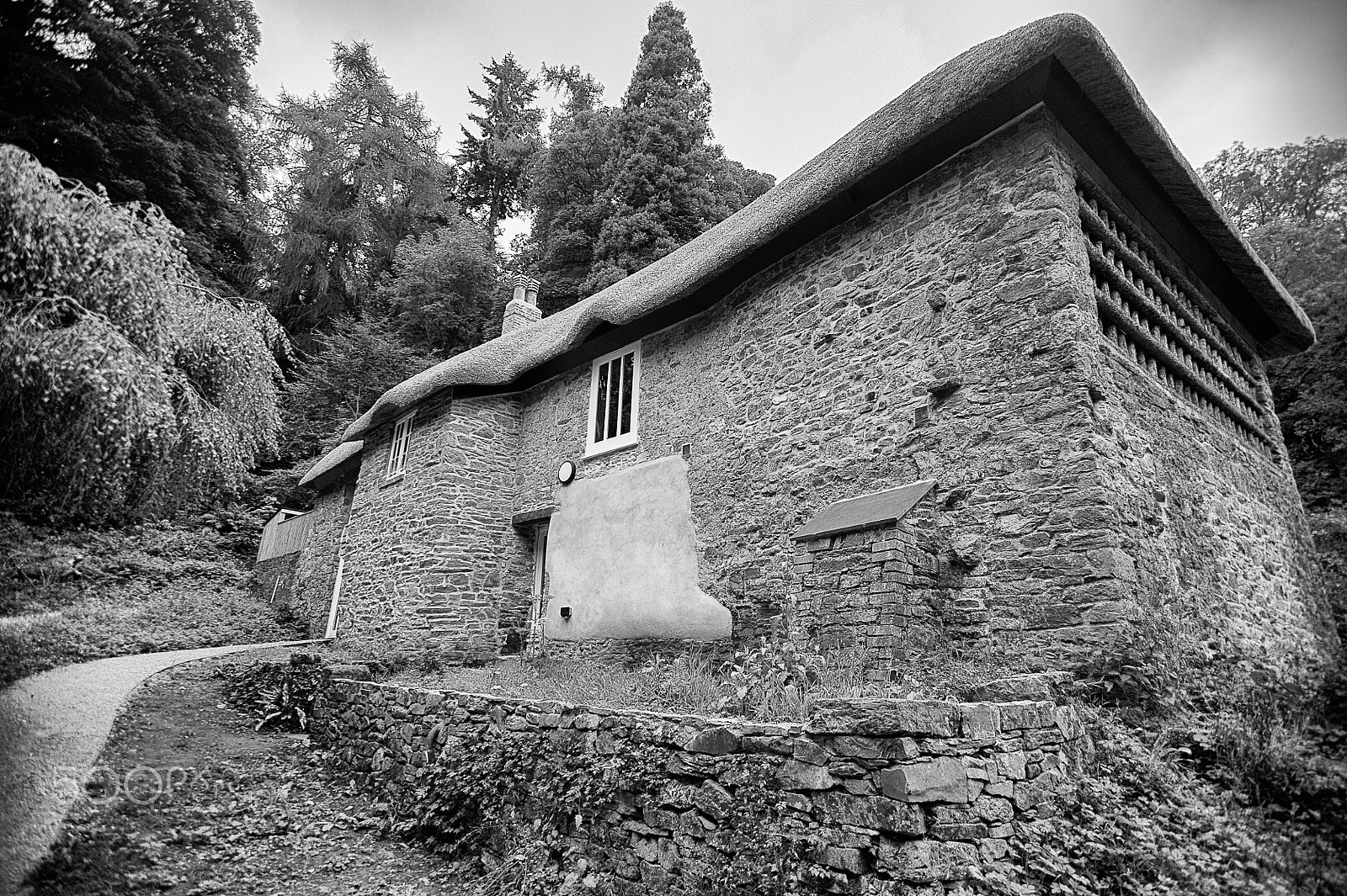 Nikon D700 + Sigma 10-20mm F3.5 EX DC HSM sample photo. Gamekeepers cottage photography