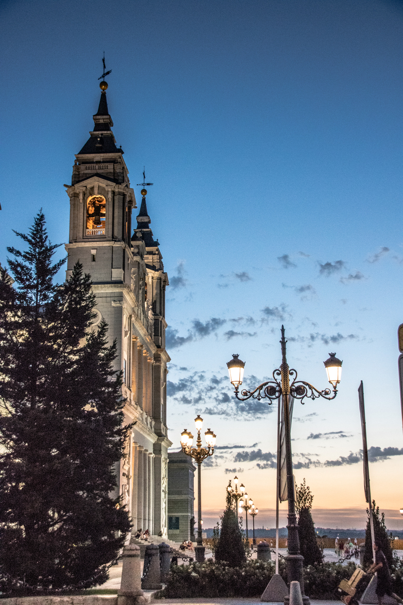 Sigma 18-250mm F3.5-6.3 DC OS HSM sample photo. Madrid 1 photography