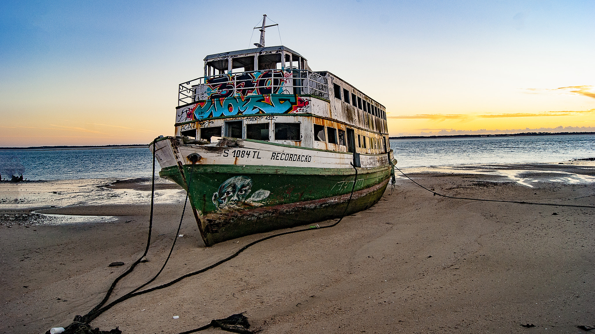 Sony Alpha DSLR-A390 + Sony DT 18-55mm F3.5-5.6 SAM sample photo. I am old and abandoned photography