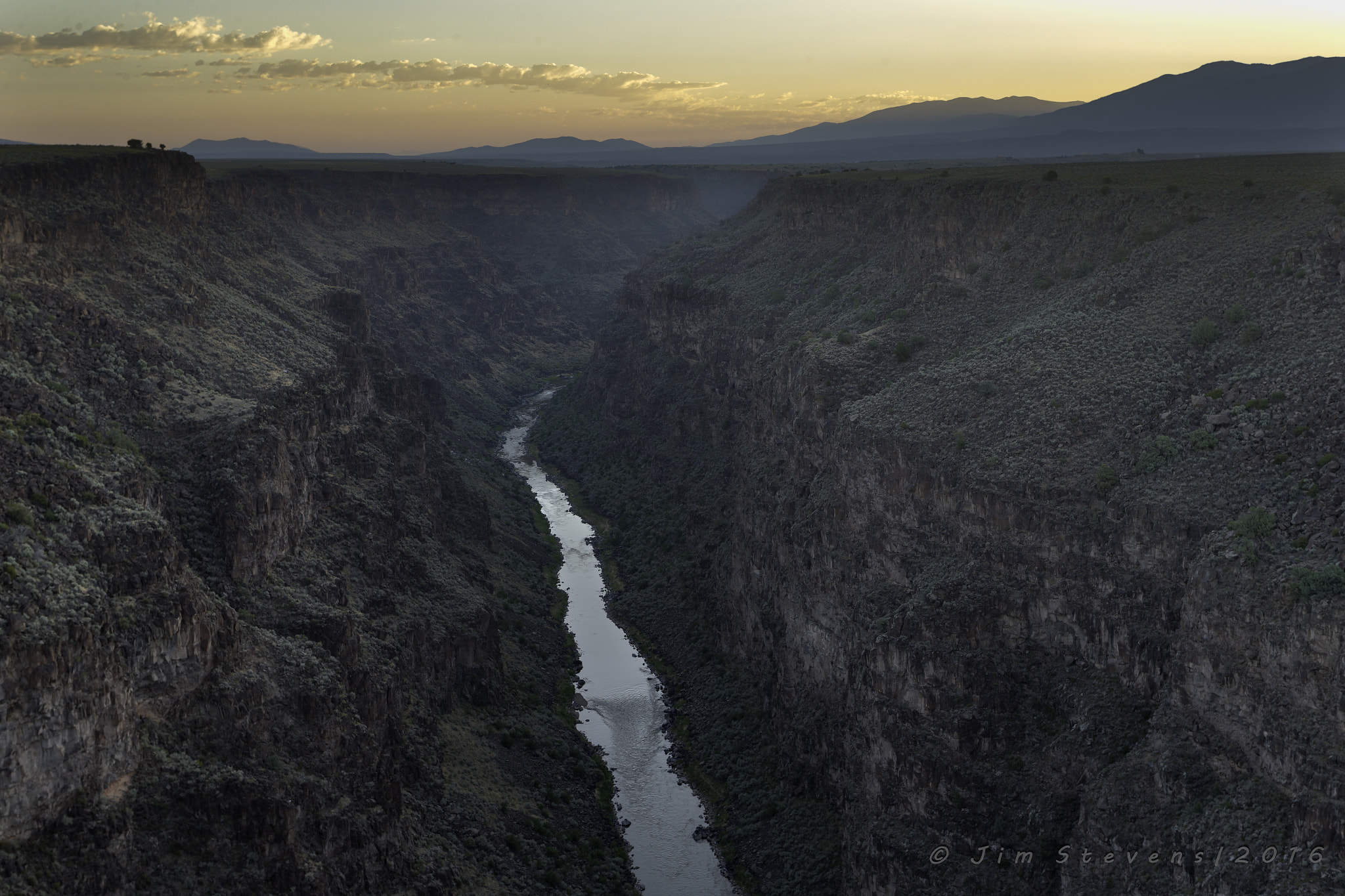 Canon EOS-1D X + Canon EF 17-40mm F4L USM sample photo. Rio grande canyon sunrise looking north photography