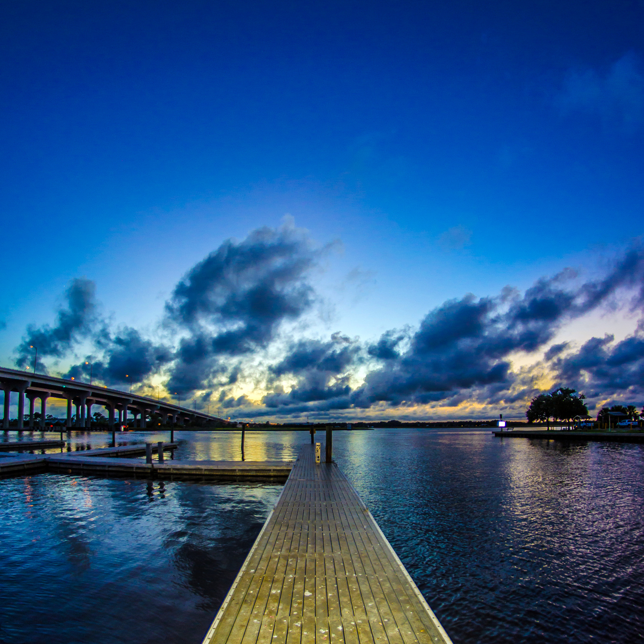 Nikon D5100 + Samyang 8mm F3.5 Aspherical IF MC Fisheye sample photo. Endings photography