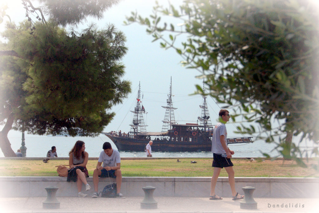 Nikon D90 + Sigma 18-250mm F3.5-6.3 DC OS HSM sample photo. Thessaloniki today... photography