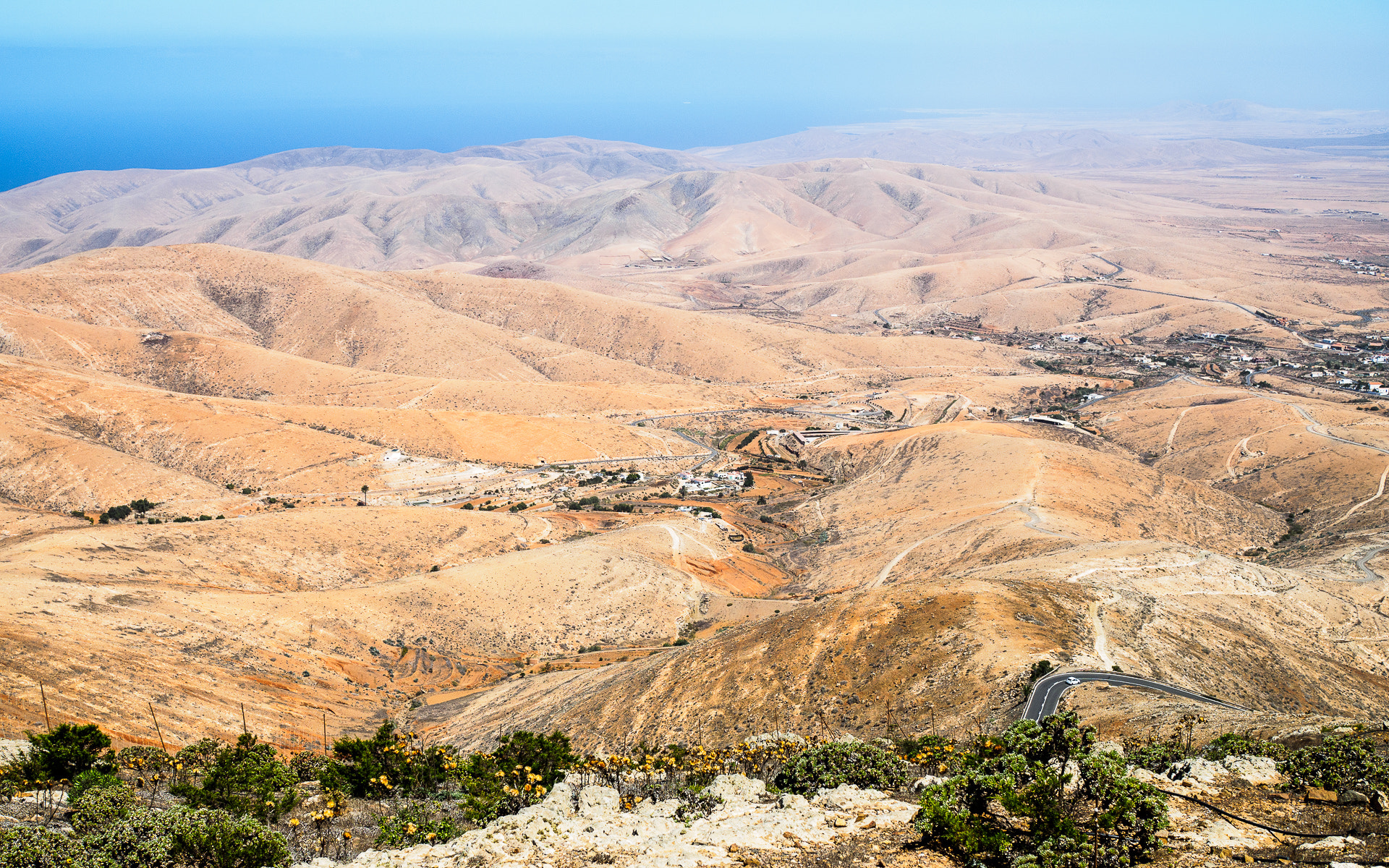 Olympus OM-D E-M1 + Olympus M.Zuiko Digital 25mm F1.8 sample photo. Viewpoint - mirador de morro velosa, fuerteventura photography