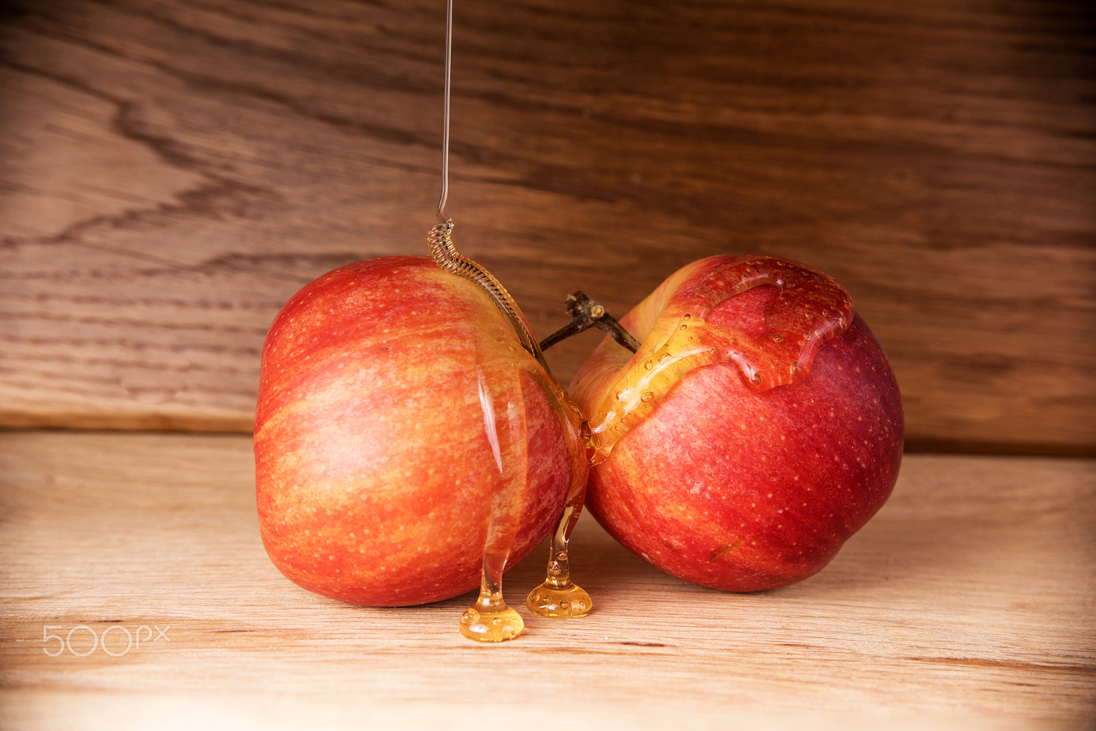 Nikon D750 + Sigma 18-35mm F1.8 DC HSM Art sample photo. Apples and honey photography